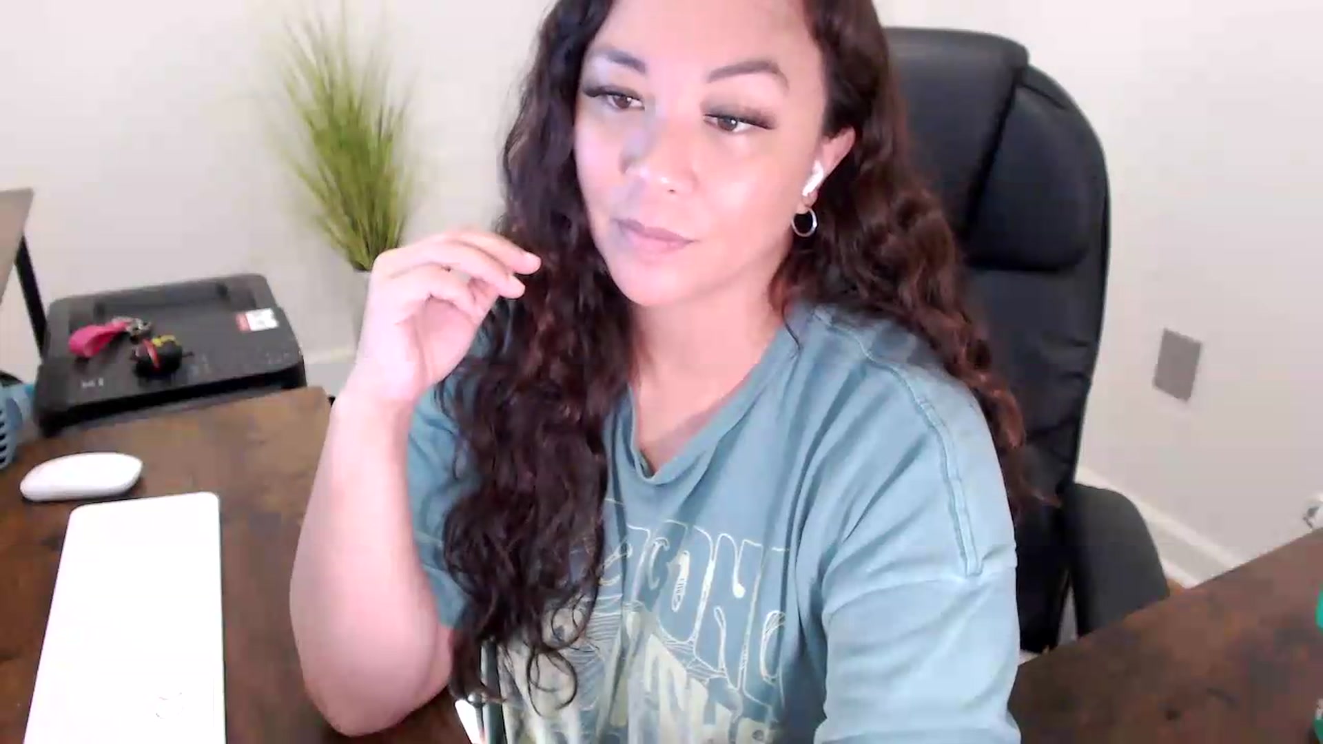 Gallery image thumbnail from MickaylaStar's myfreecams stream on, 06/03/2026, 17:34 image 7 of 20
