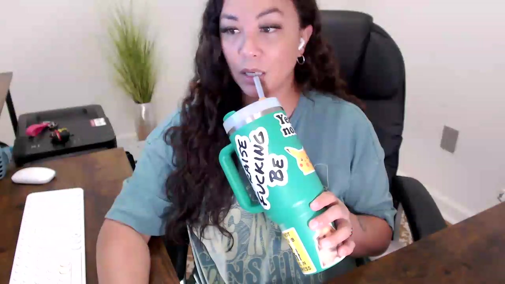 Gallery image thumbnail from MickaylaStar's myfreecams stream on, 06/03/2026, 17:34 image 5 of 20