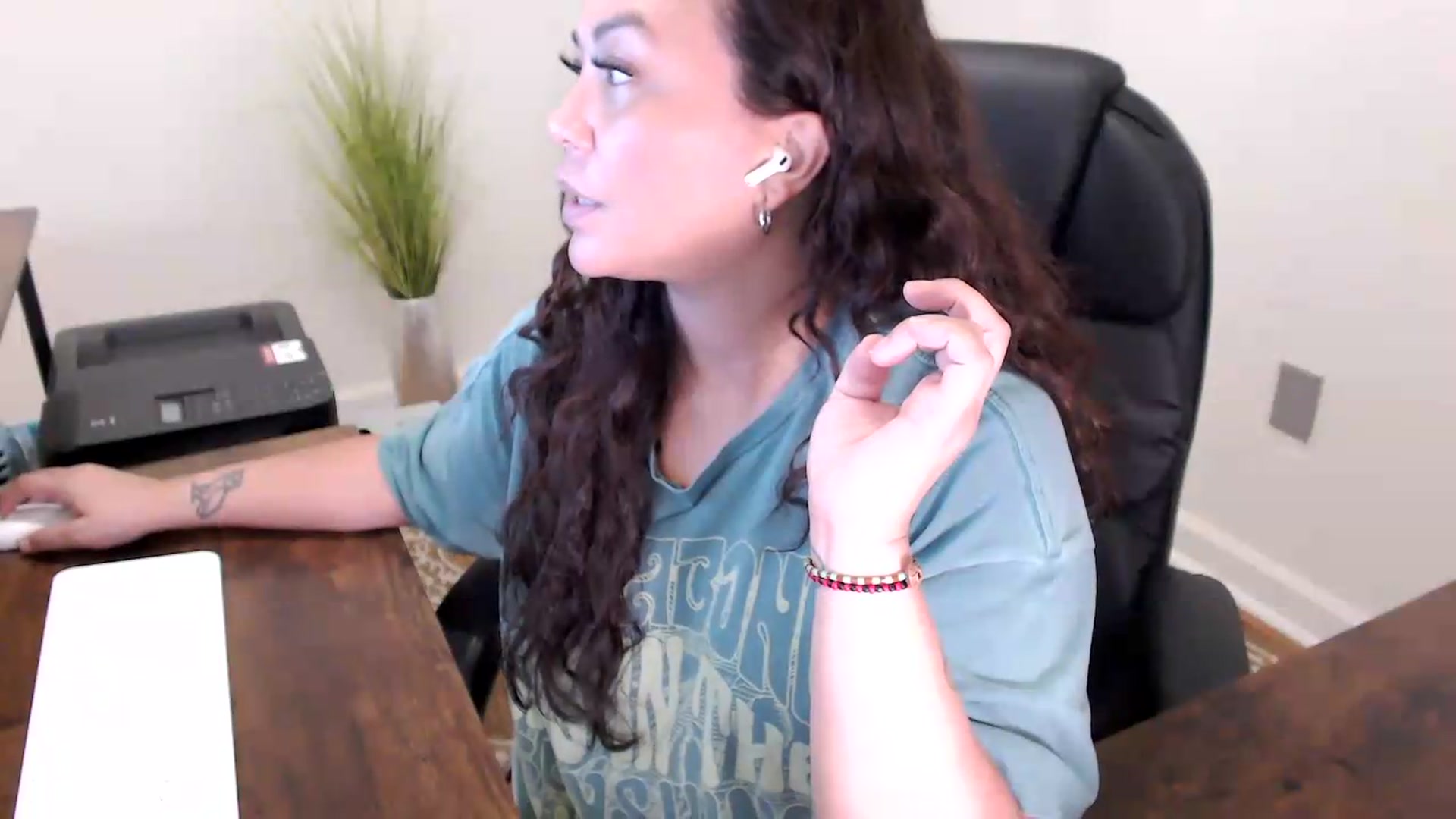 Gallery image thumbnail from MickaylaStar's myfreecams stream on, 06/03/2026, 19:33 image 20 of 20