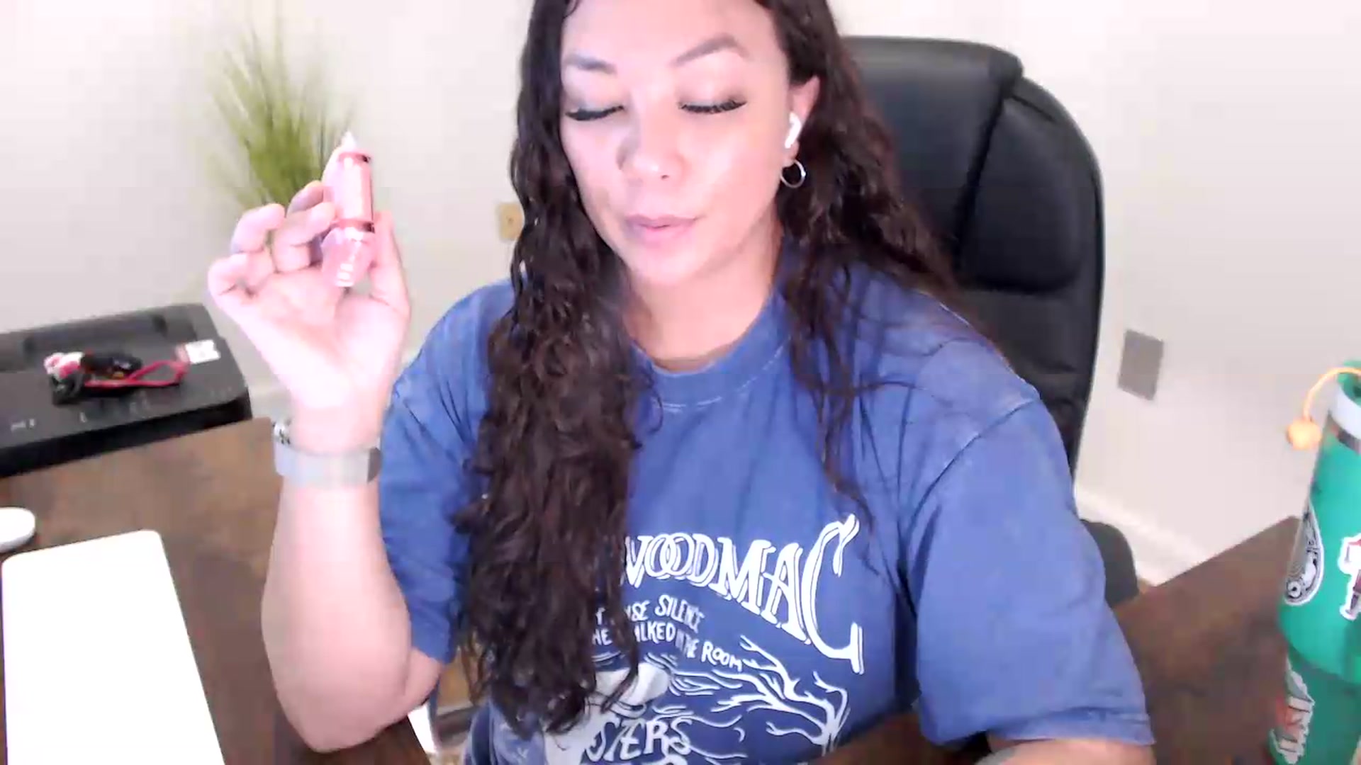 Gallery image thumbnail from MickaylaStar's myfreecams stream on, 06/04/2026, 17:04 image 6 of 20