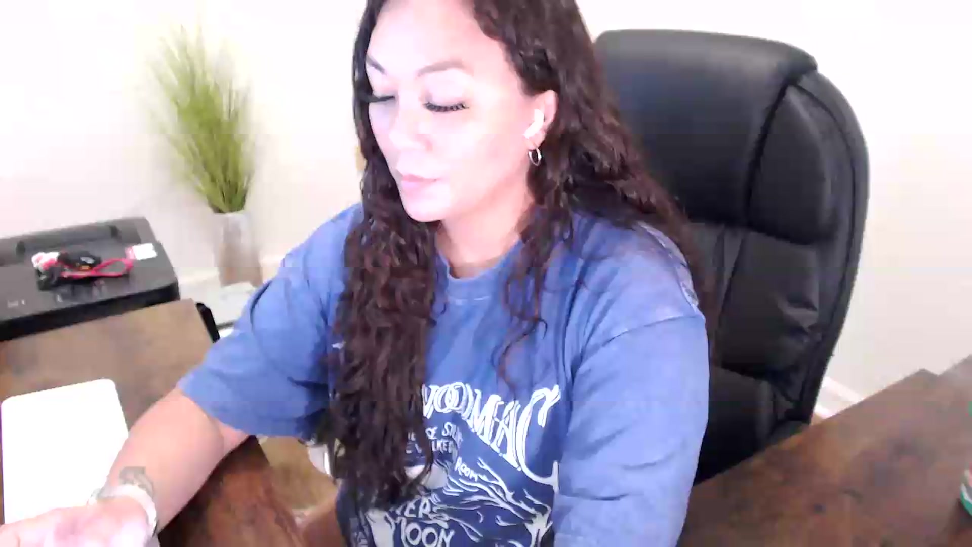 Gallery image thumbnail from MickaylaStar's myfreecams stream on, 06/04/2026, 17:04 image 19 of 20