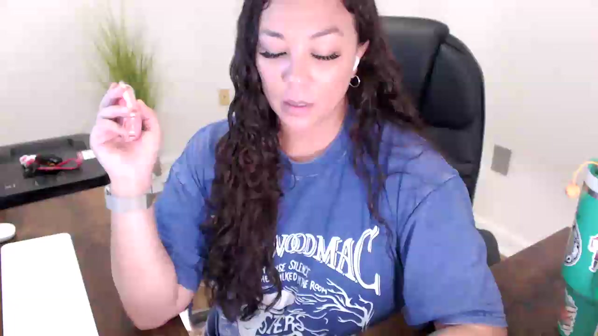 Gallery image thumbnail from MickaylaStar's myfreecams stream on, 06/04/2026, 17:04 image 5 of 20