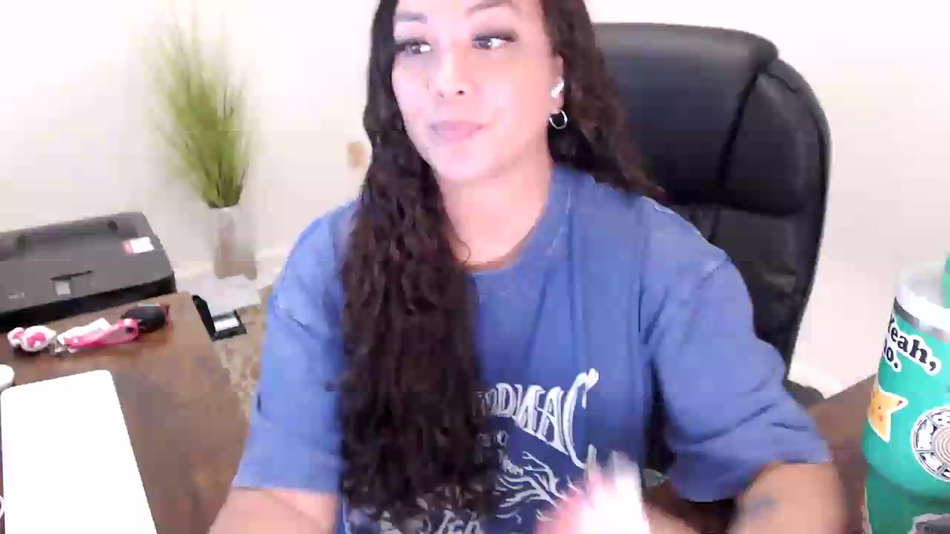 Gallery image thumbnail from MickaylaStar's myfreecams stream on, 06/04/2026, 18:01 image 14 of 20