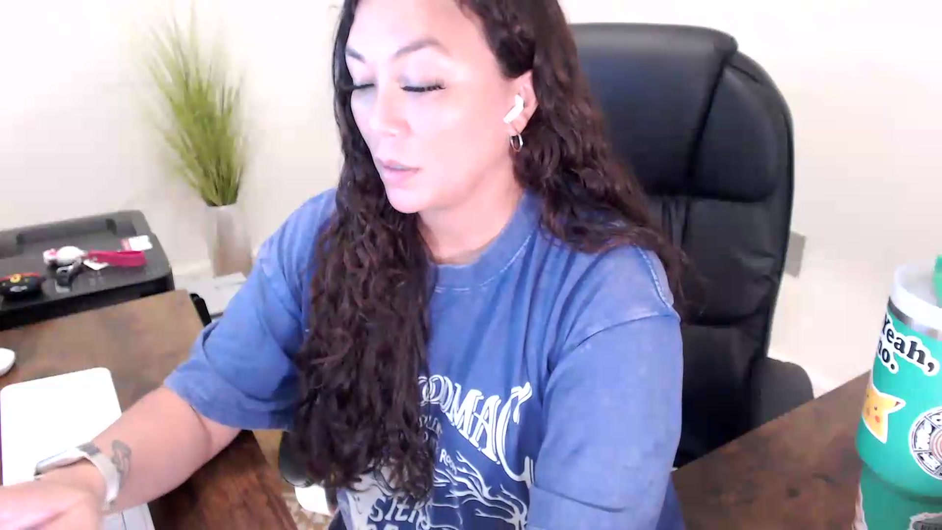 Gallery image thumbnail from MickaylaStar's myfreecams stream on, 06/04/2026, 18:24 image 2 of 20