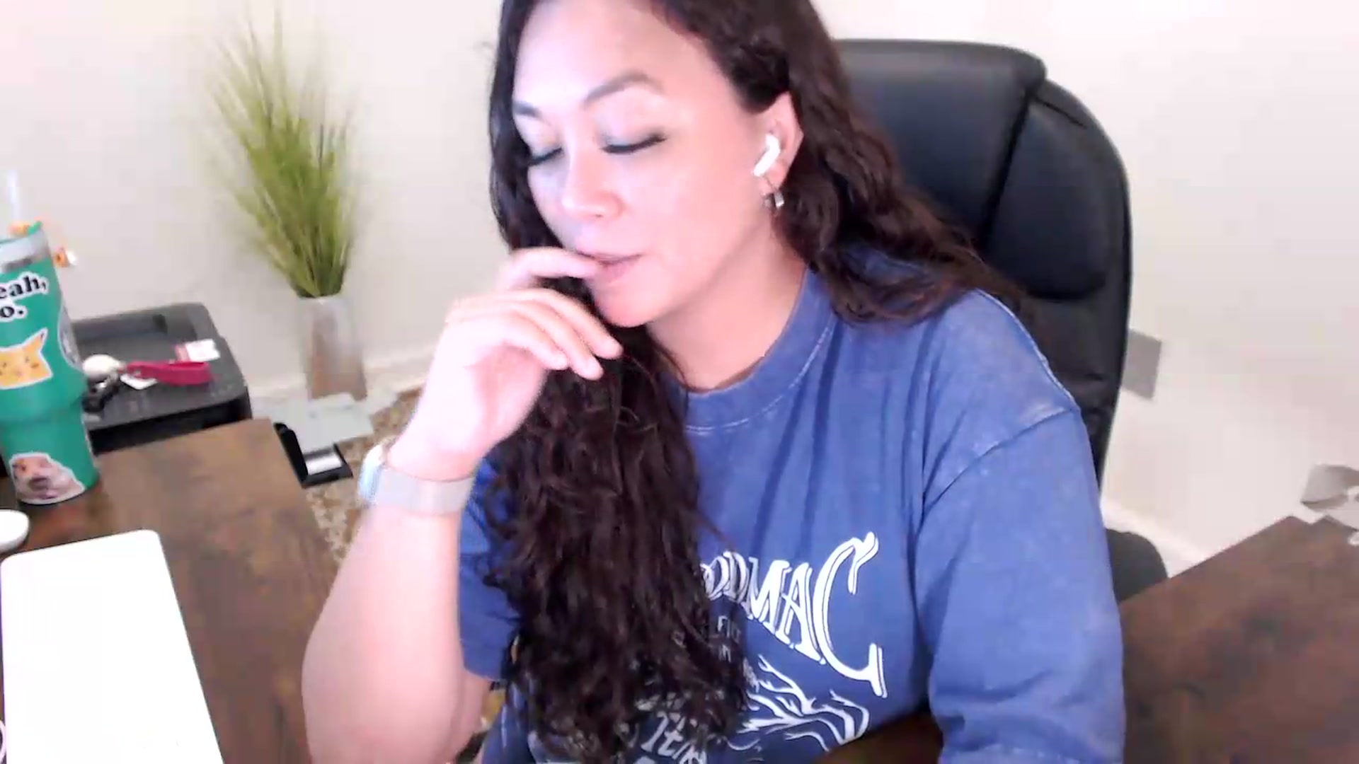 Gallery image thumbnail from MickaylaStar's myfreecams stream on, 06/04/2026, 18:24 image 18 of 20