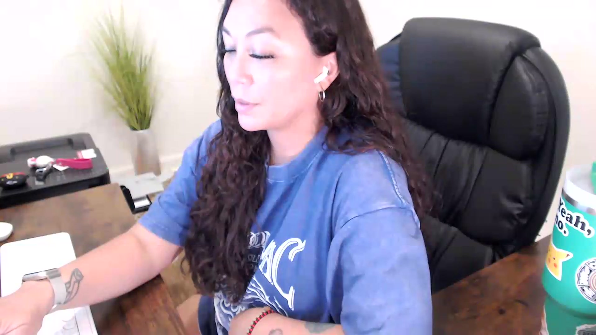 Gallery image thumbnail from MickaylaStar's myfreecams stream on, 06/04/2026, 18:24 image 11 of 20