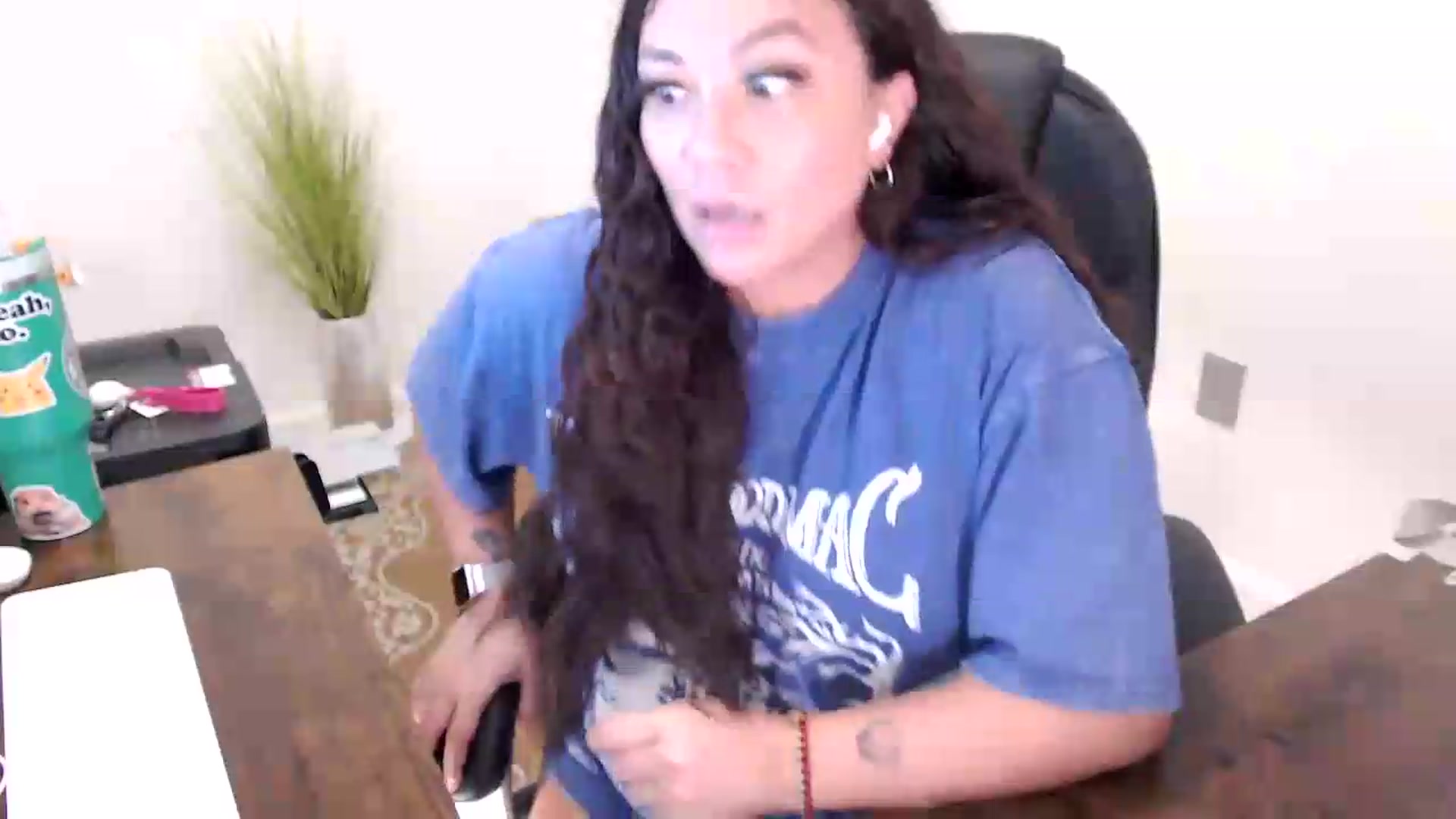 Gallery image thumbnail from MickaylaStar's myfreecams stream on, 06/04/2026, 18:24 image 16 of 20