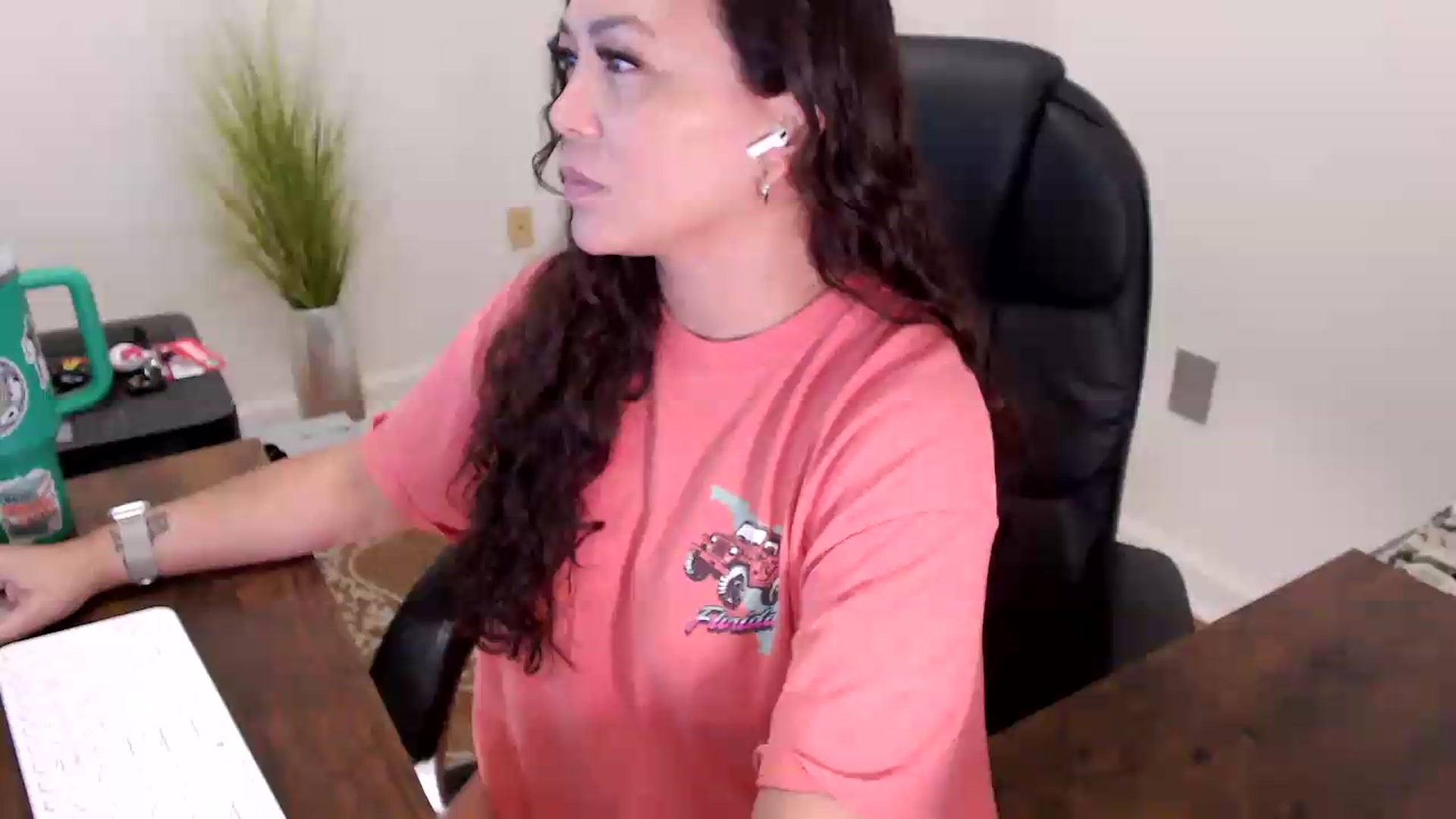 Gallery image thumbnail from MickaylaStar's myfreecams stream on, 06/05/2026, 14:42 image 1 of 20