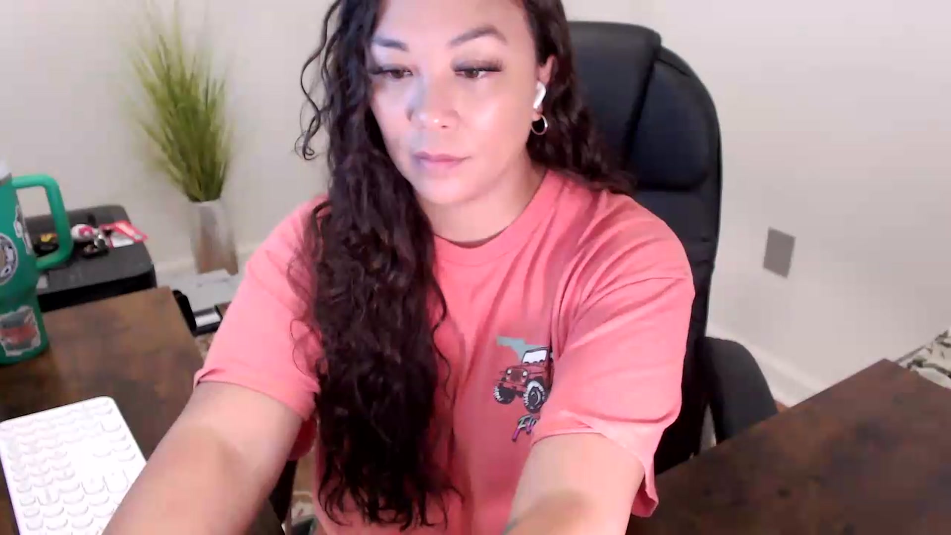 Gallery image thumbnail from MickaylaStar's myfreecams stream on, 06/05/2026, 14:42 image 5 of 20