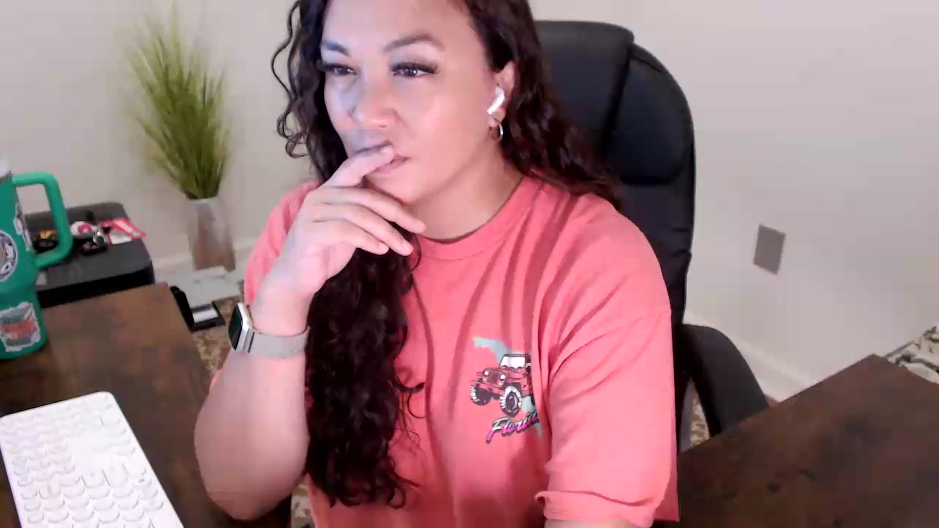 Gallery image thumbnail from MickaylaStar's myfreecams stream on, 06/05/2026, 14:42 image 3 of 20