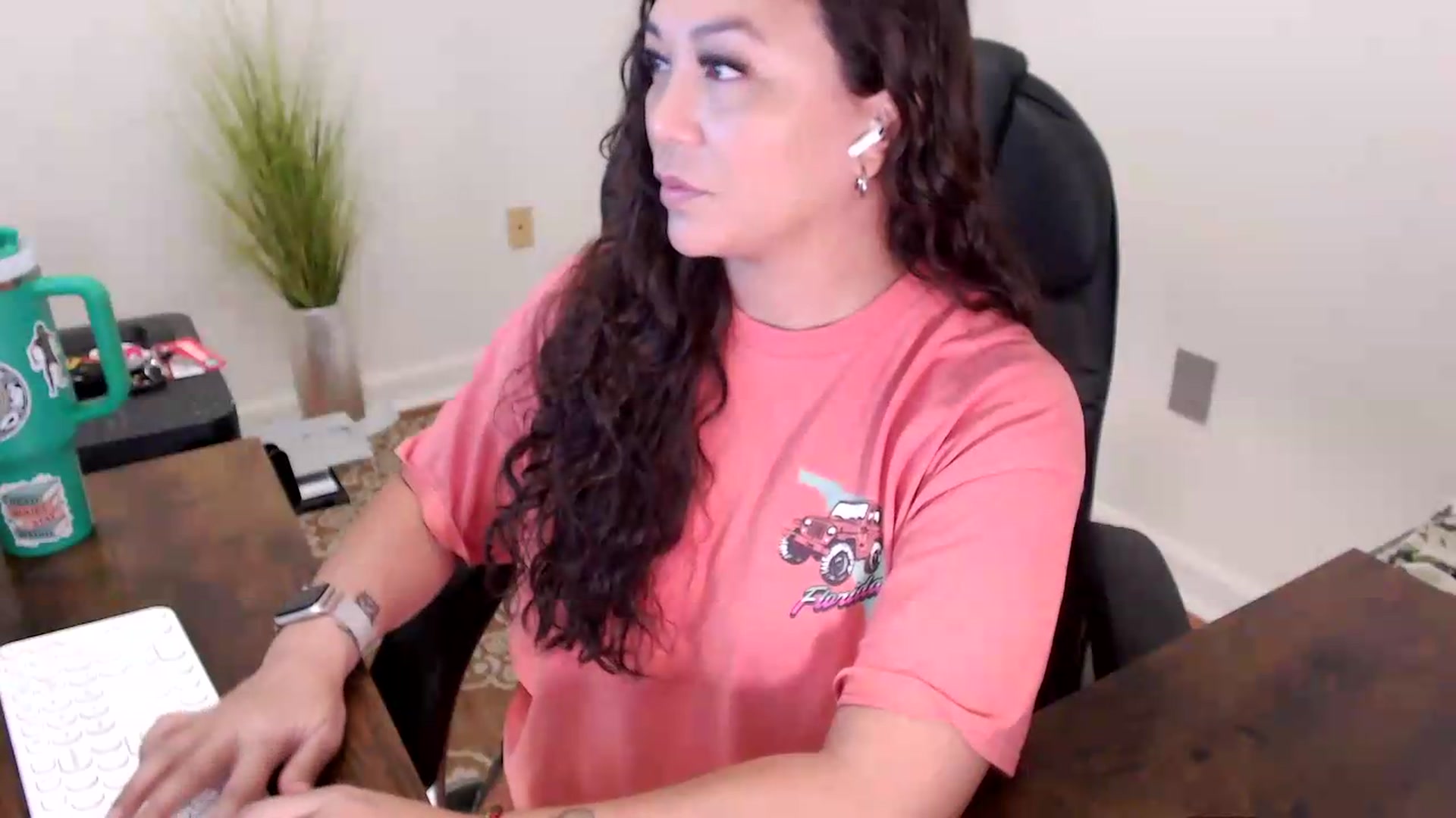 Gallery image thumbnail from MickaylaStar's myfreecams stream on, 06/05/2026, 14:42 image 7 of 20