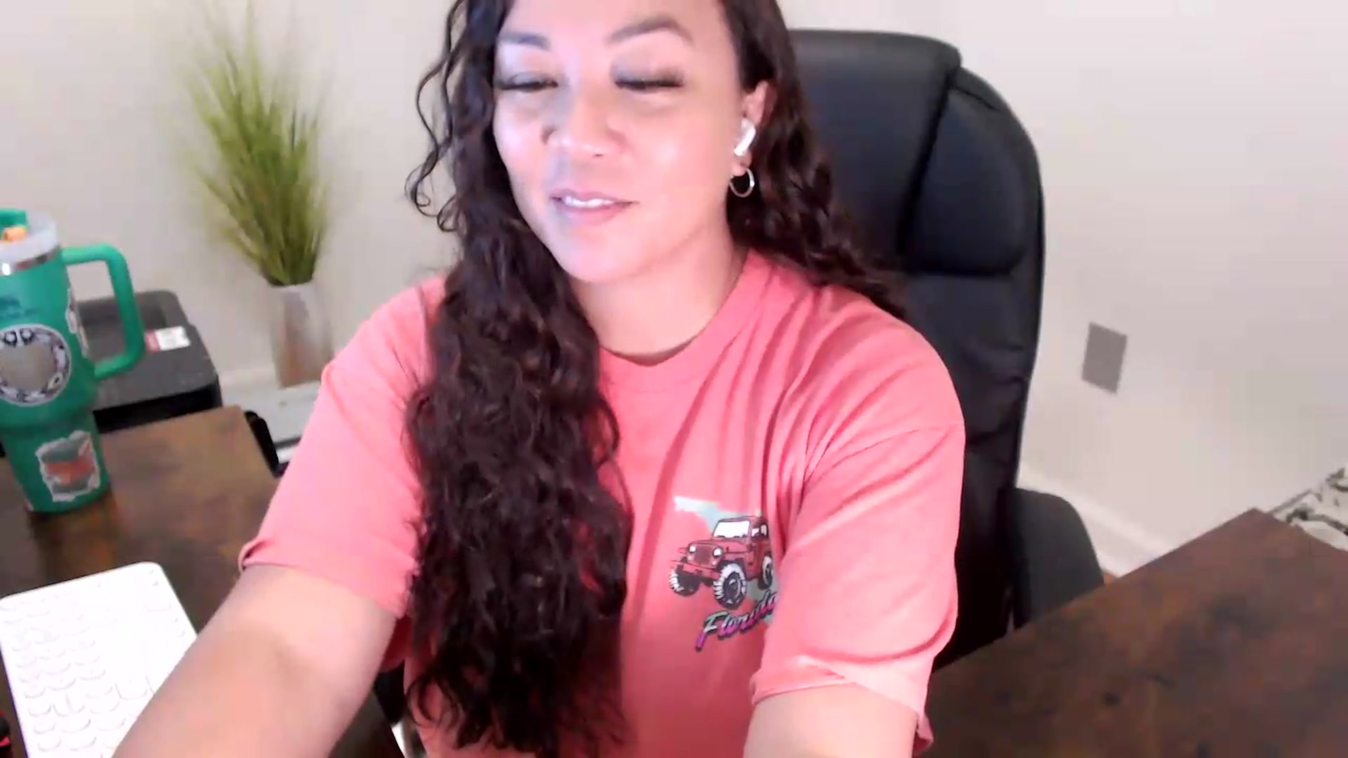 Gallery image thumbnail from MickaylaStar's myfreecams stream on, 06/05/2026, 14:42 image 11 of 20