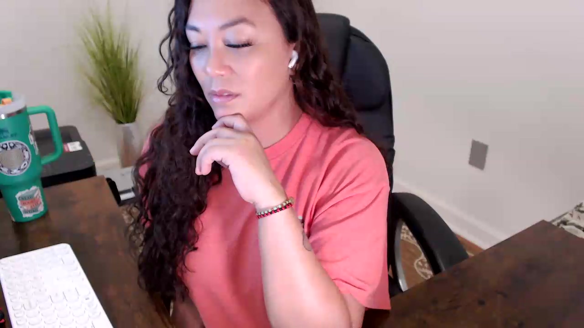Gallery image thumbnail from MickaylaStar's myfreecams stream on, 06/05/2026, 14:42 image 18 of 20