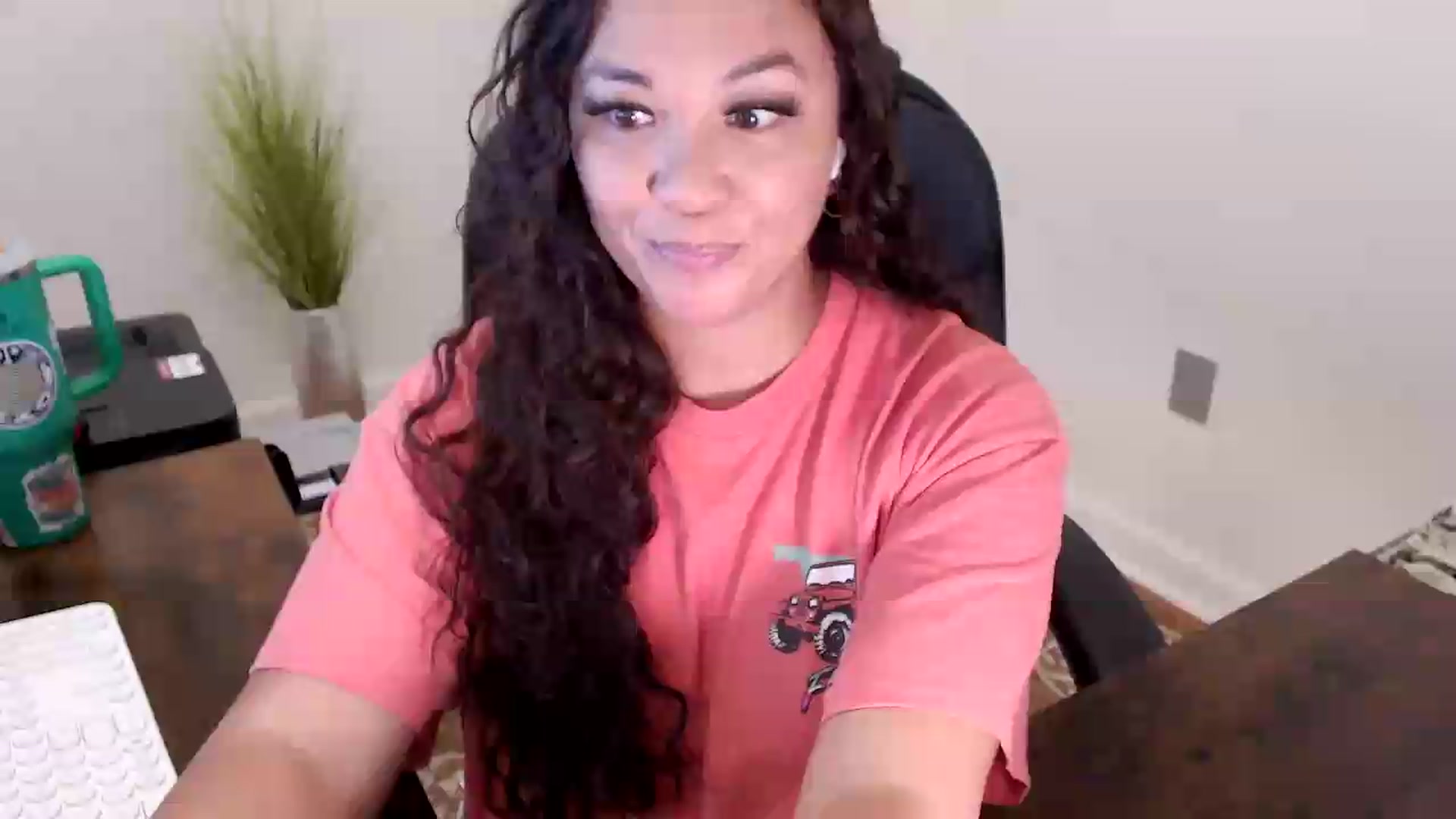 Gallery image thumbnail from MickaylaStar's myfreecams stream on, 06/05/2026, 15:15 image 7 of 20