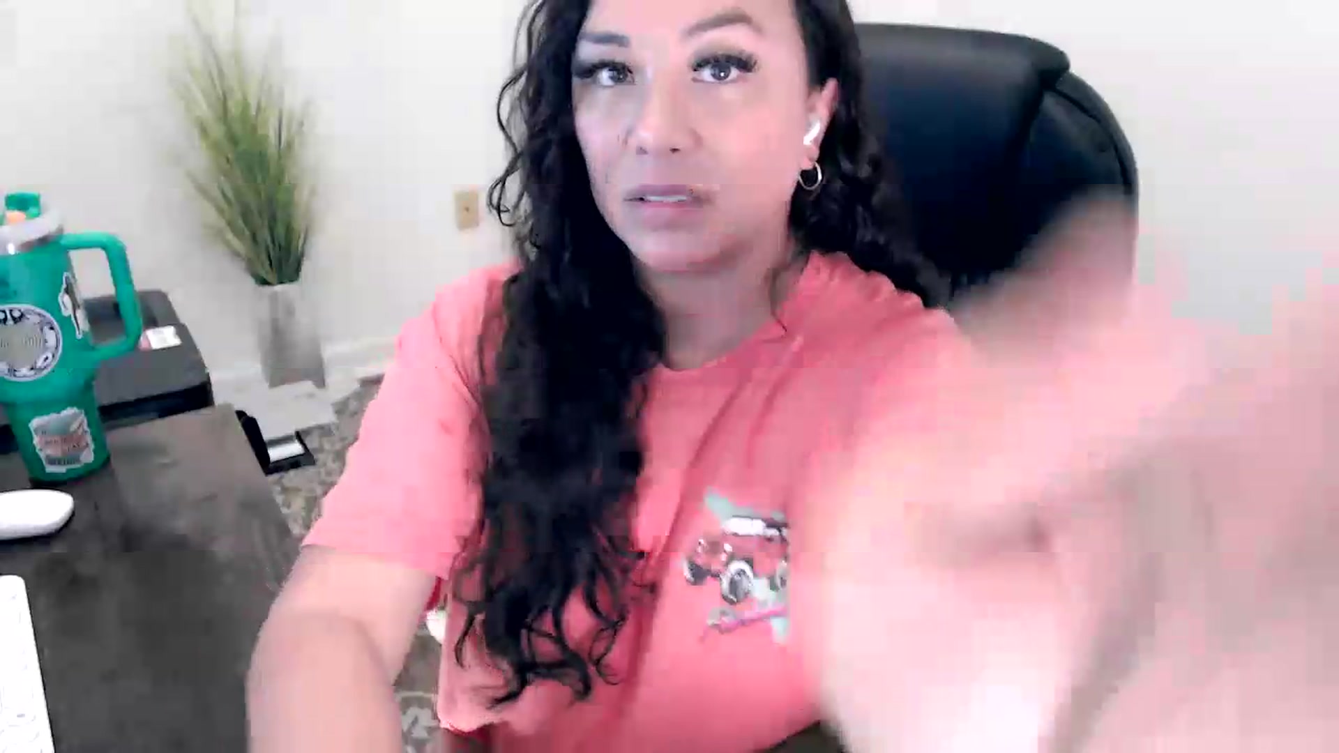 Gallery image thumbnail from MickaylaStar's myfreecams stream on, 06/05/2026, 18:32 image 7 of 20