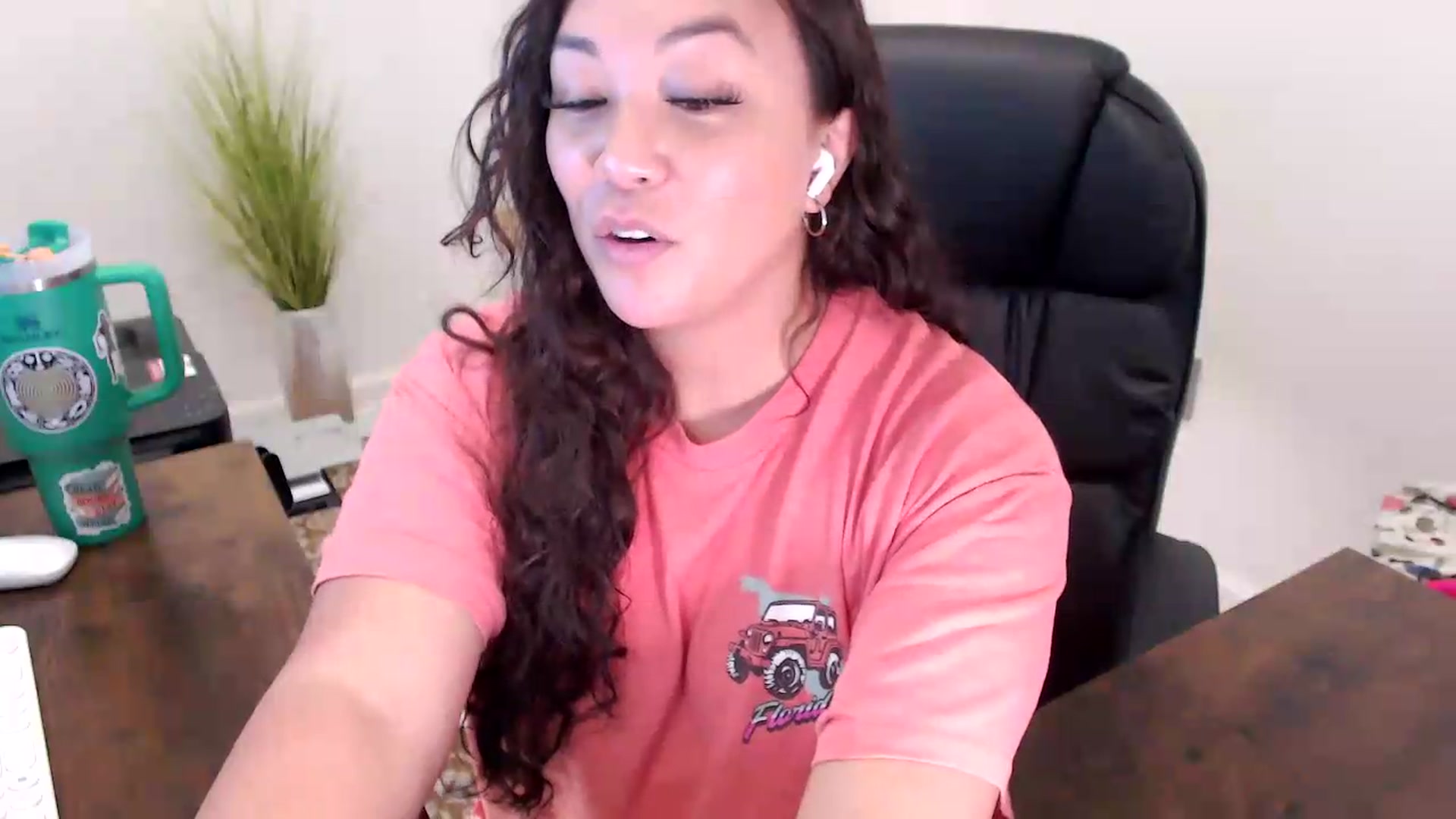 Gallery image thumbnail from MickaylaStar's myfreecams stream on, 06/05/2026, 18:32 image 11 of 20
