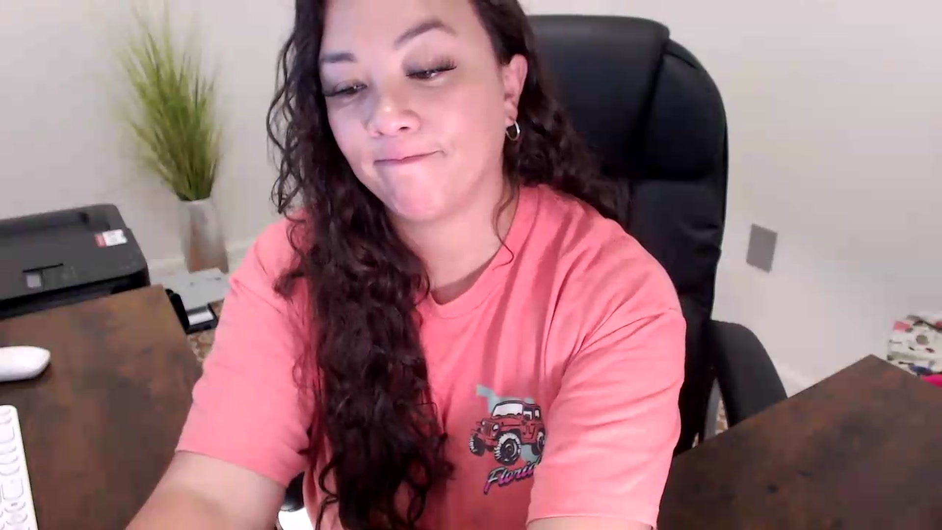 Gallery image thumbnail from MickaylaStar's myfreecams stream on, 06/05/2026, 18:32 image 17 of 20