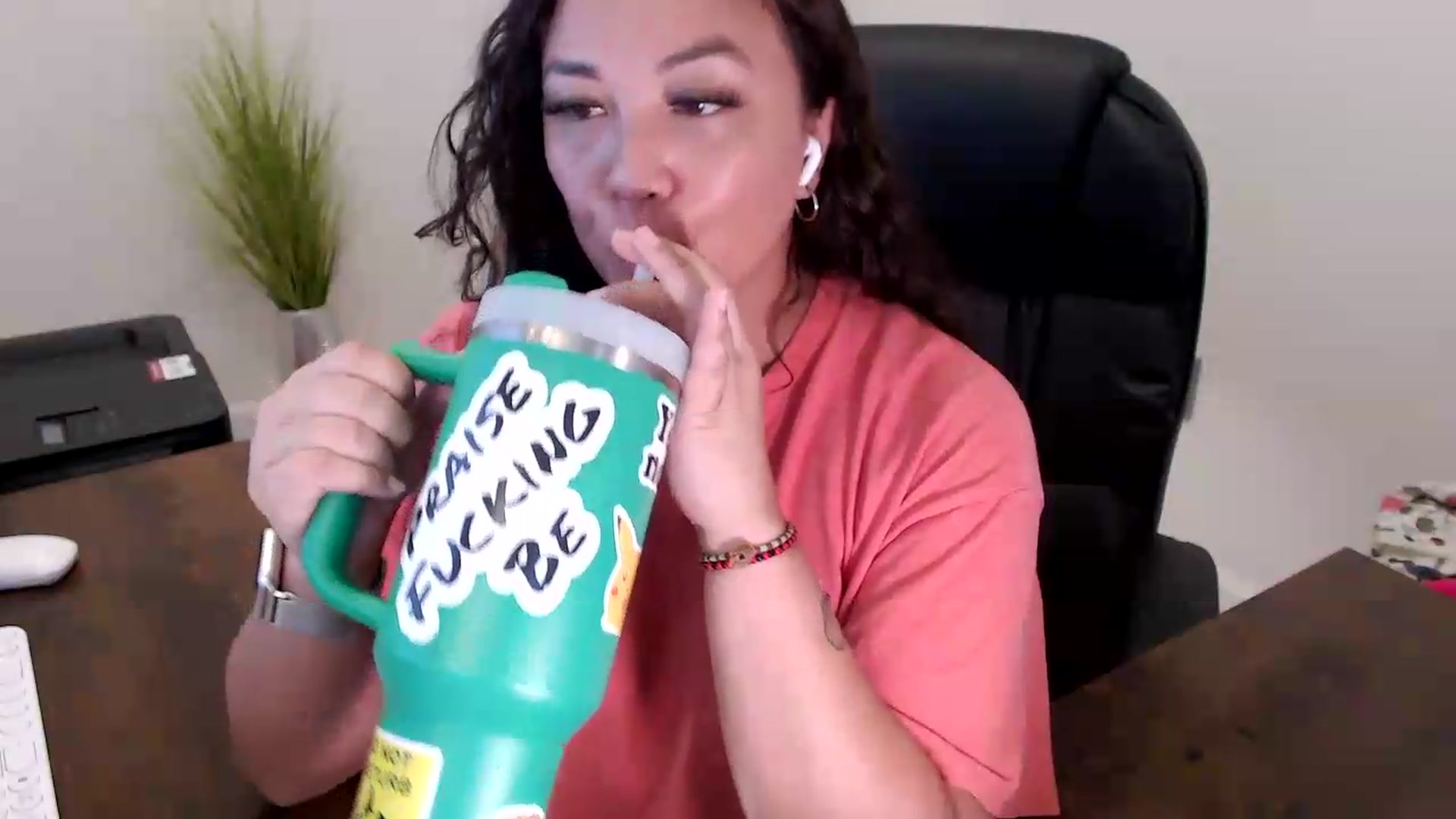 Gallery image thumbnail from MickaylaStar's myfreecams stream on, 06/05/2026, 18:32 image 9 of 20