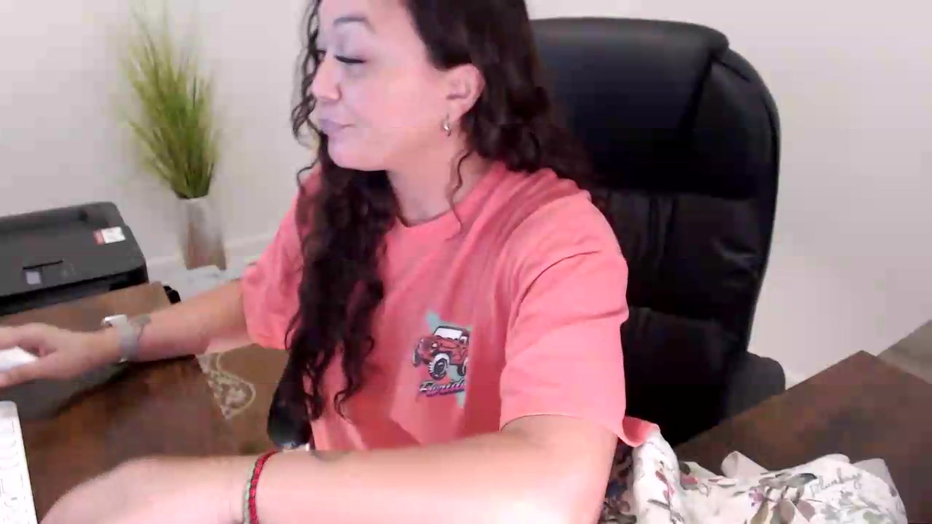 Gallery image thumbnail from MickaylaStar's myfreecams stream on, 06/05/2026, 18:32 image 19 of 20