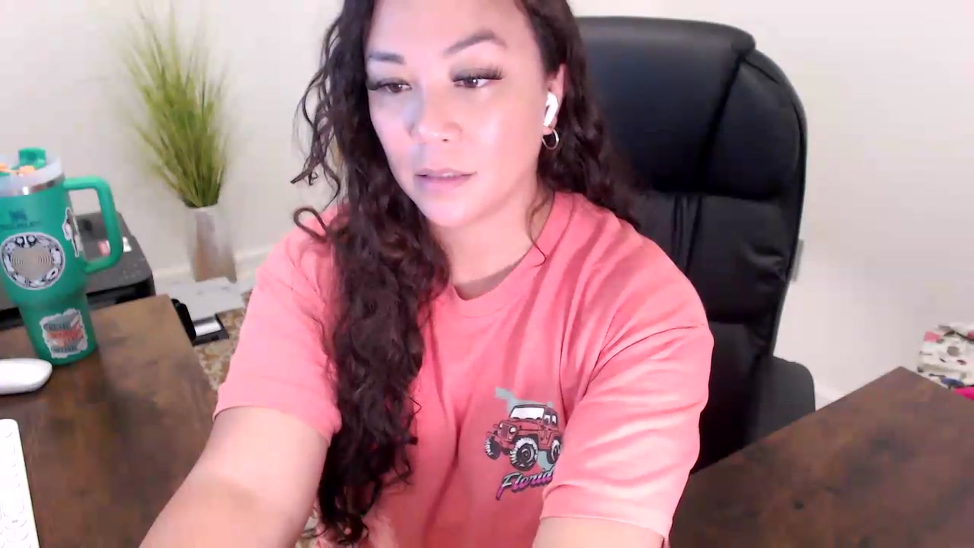 Gallery image thumbnail from MickaylaStar's myfreecams stream on, 06/05/2026, 18:32 image 10 of 20