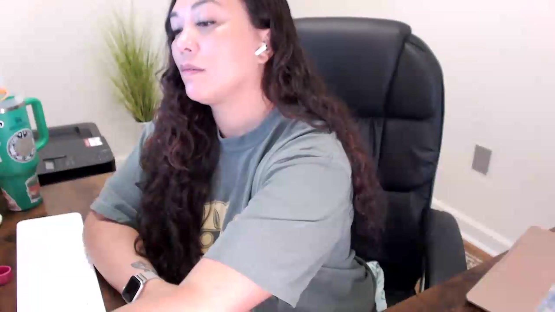 Gallery image thumbnail from MickaylaStar's myfreecams stream on, 06/08/2026, 14:56 image 10 of 20