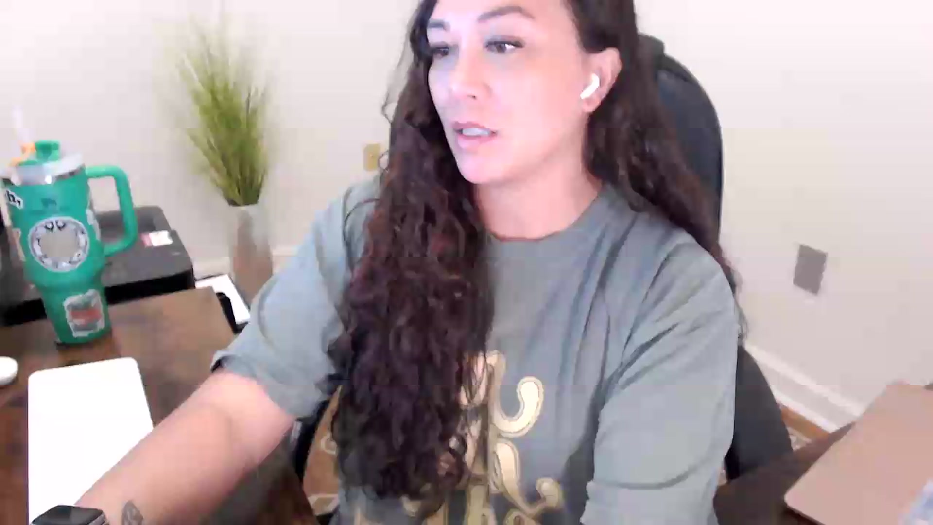 Gallery image thumbnail from MickaylaStar's myfreecams stream on, 06/08/2026, 14:56 image 1 of 20