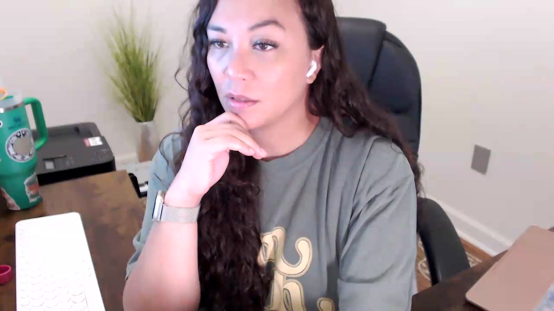 Gallery image thumbnail from MickaylaStar's myfreecams stream on, 06/08/2026, 14:56 image 12 of 20