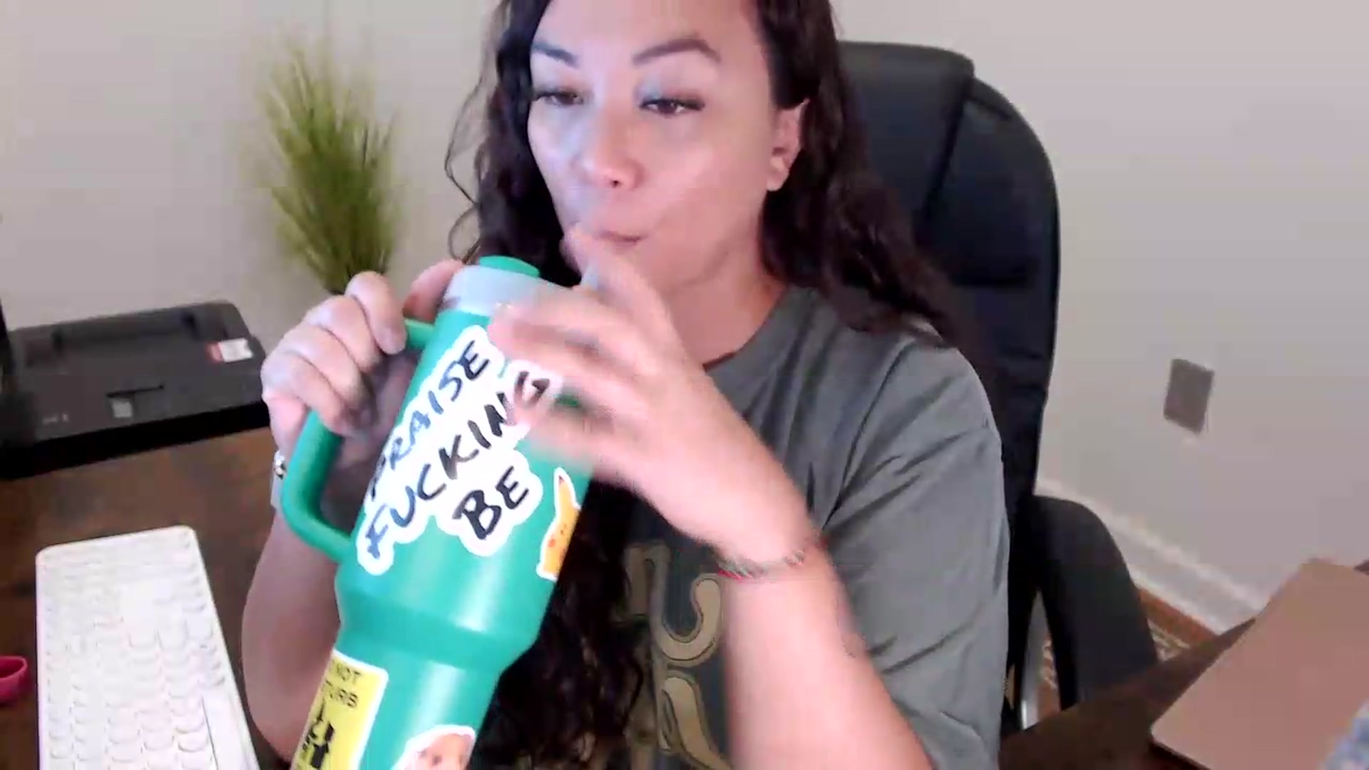 Gallery image thumbnail from MickaylaStar's myfreecams stream on, 06/08/2026, 14:56 image 16 of 20