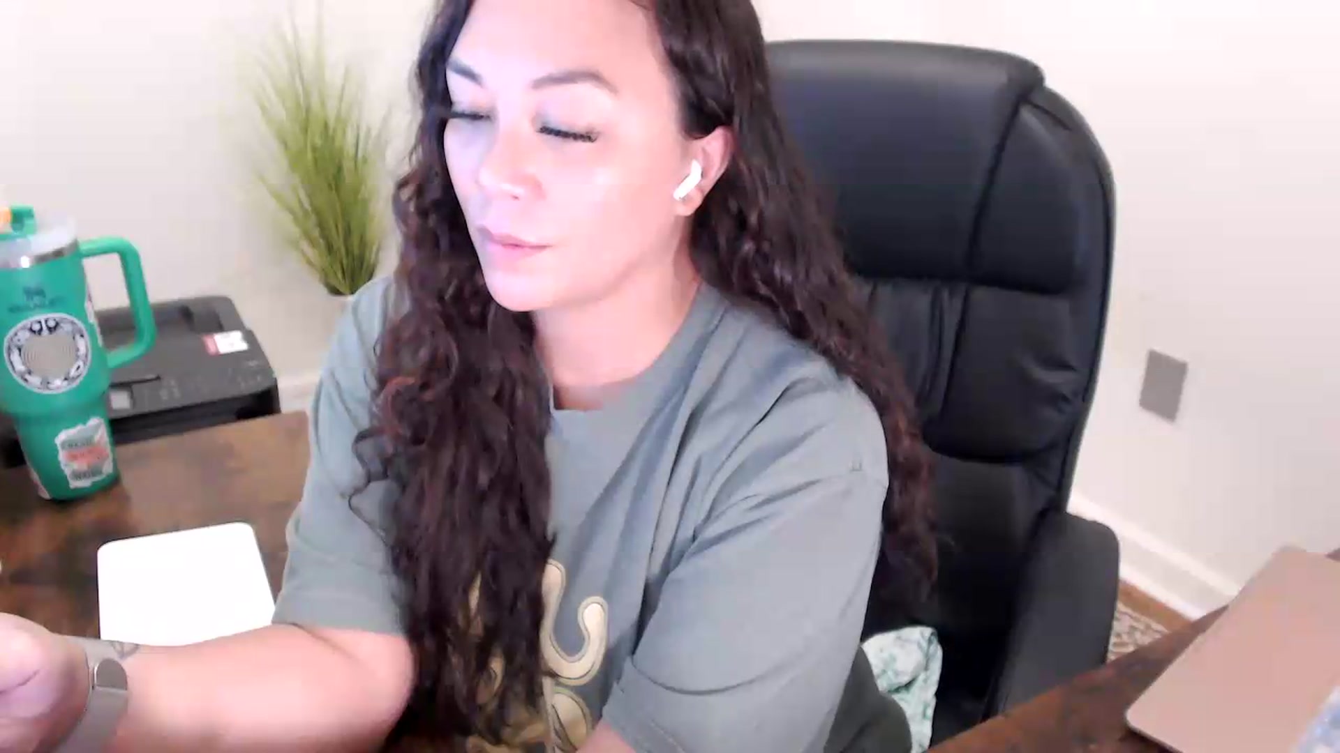 Gallery image thumbnail from MickaylaStar's myfreecams stream on, 06/08/2026, 15:53 image 4 of 20