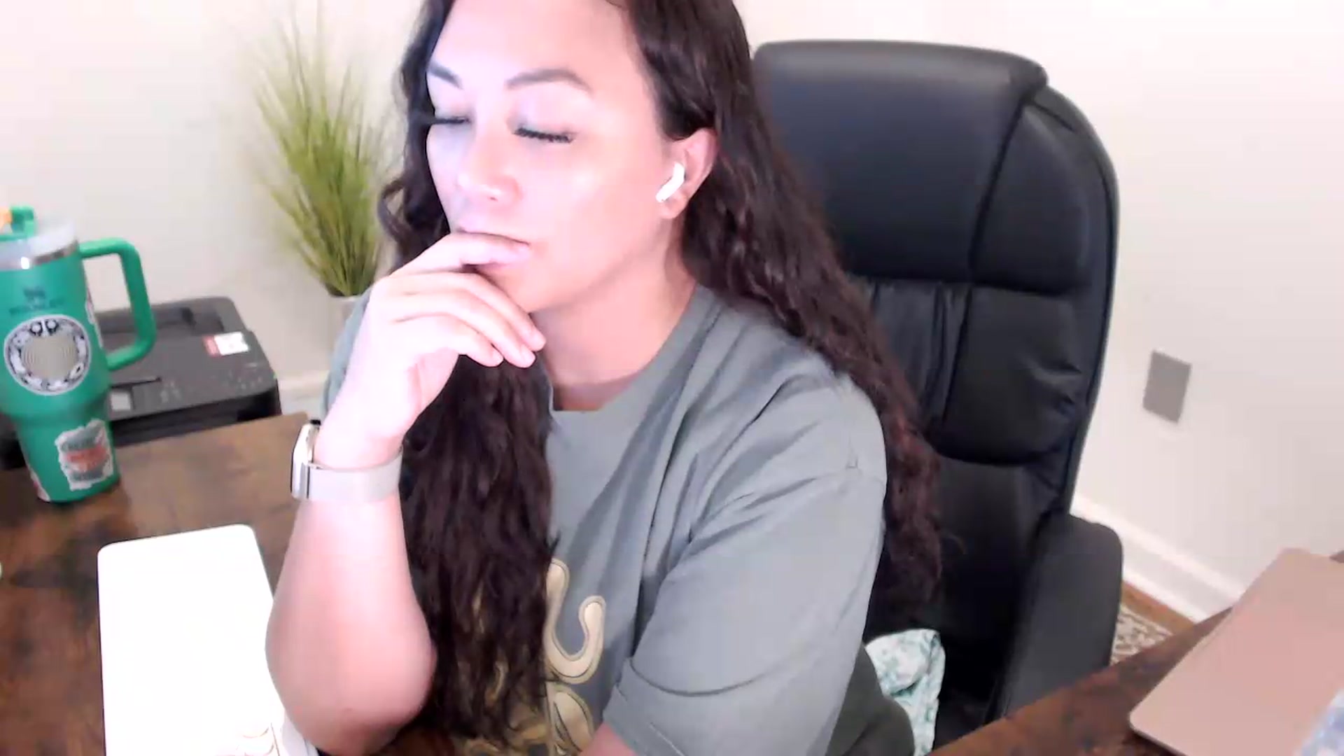 Gallery image thumbnail from MickaylaStar's myfreecams stream on, 06/08/2026, 15:53 image 3 of 20
