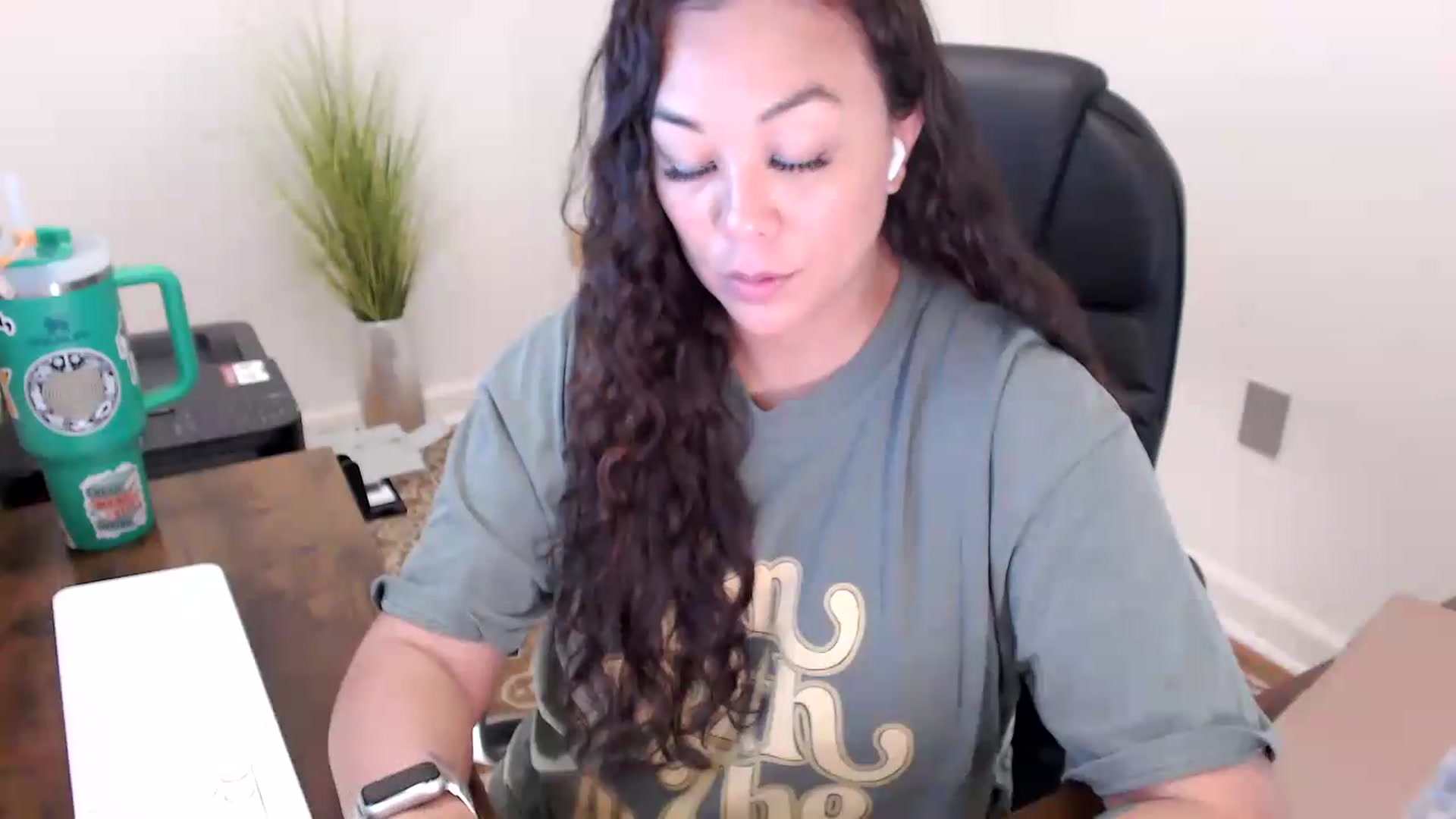 Gallery image thumbnail from MickaylaStar's myfreecams stream on, 06/08/2026, 15:53 image 16 of 20