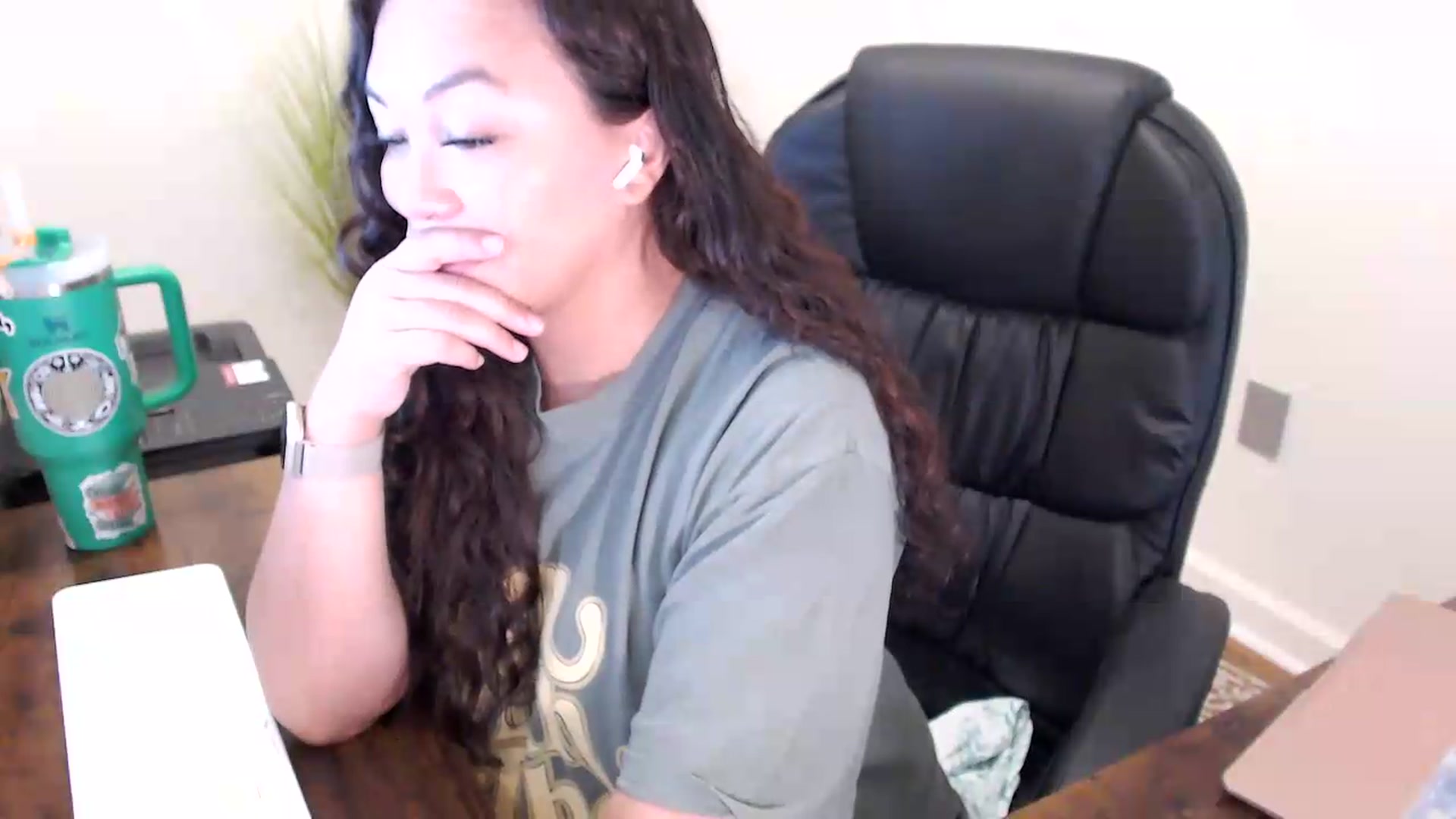 Gallery image thumbnail from MickaylaStar's myfreecams stream on, 06/08/2026, 15:53 image 18 of 20