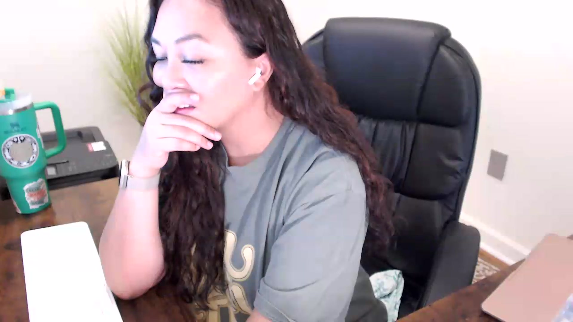 Gallery image thumbnail from MickaylaStar's myfreecams stream on, 06/08/2026, 15:53 image 7 of 20