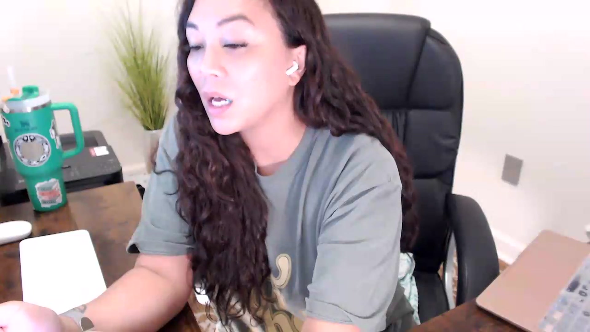 Gallery image thumbnail from MickaylaStar's myfreecams stream on, 06/08/2026, 17:14 image 3 of 20