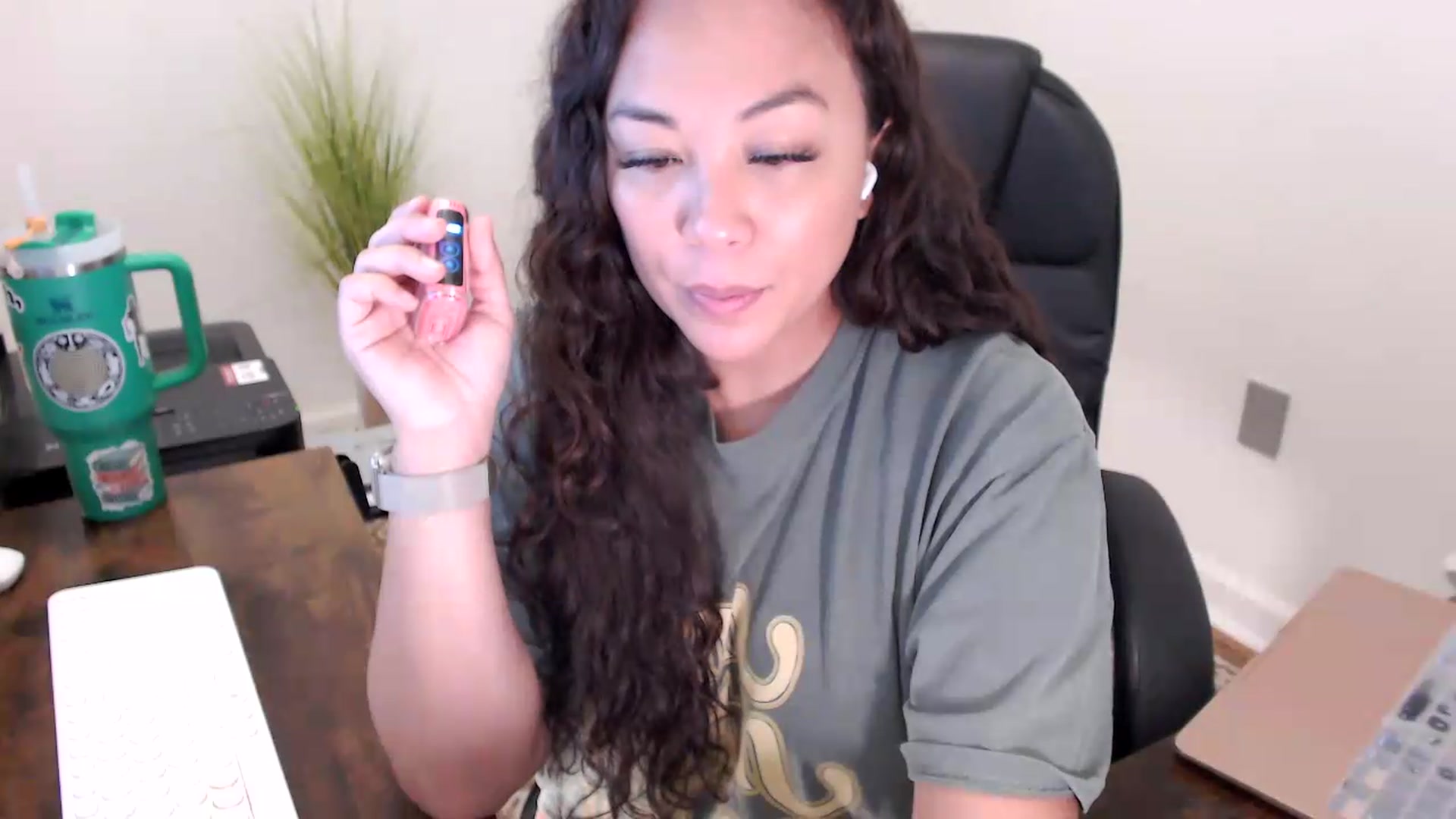 Gallery image thumbnail from MickaylaStar's myfreecams stream on, 06/08/2026, 17:14 image 18 of 20