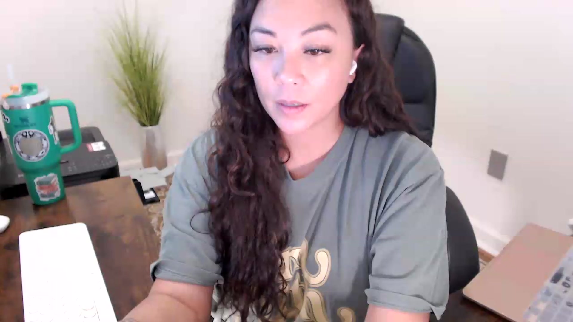 Gallery image thumbnail from MickaylaStar's myfreecams stream on, 06/08/2026, 17:14 image 13 of 20