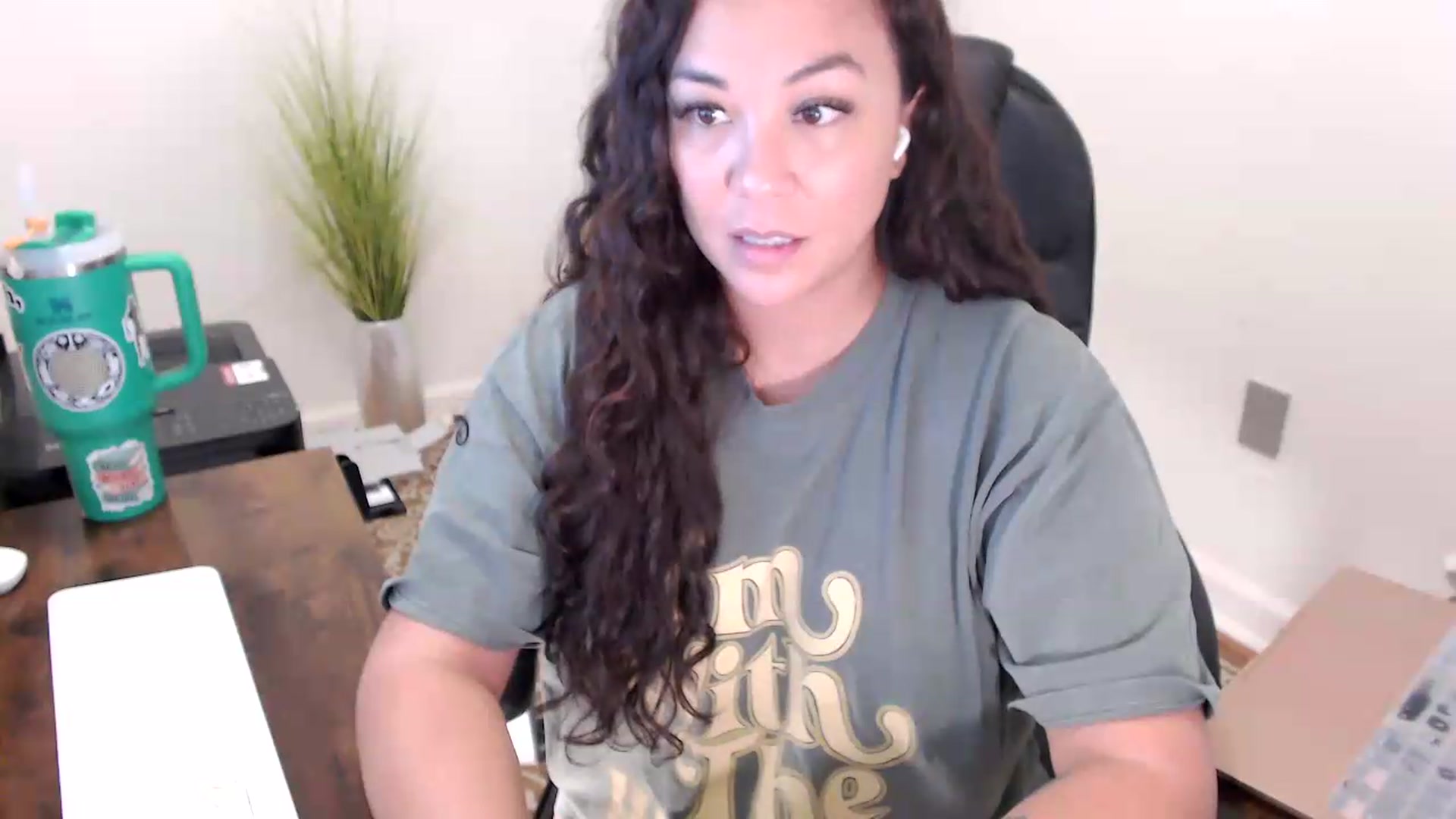 Gallery image thumbnail from MickaylaStar's myfreecams stream on, 06/08/2026, 17:14 image 9 of 20