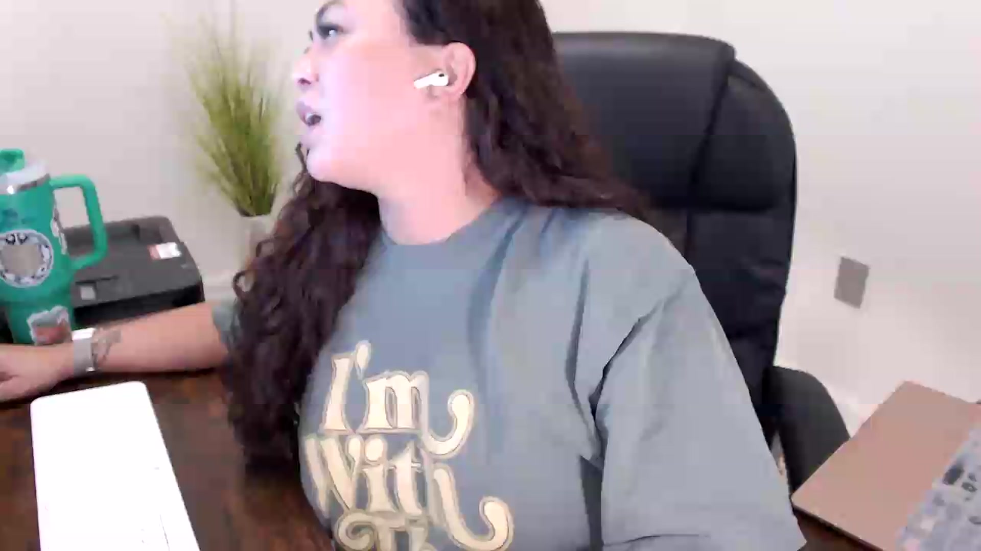 Gallery image thumbnail from MickaylaStar's myfreecams stream on, 06/08/2026, 17:57 image 1 of 20