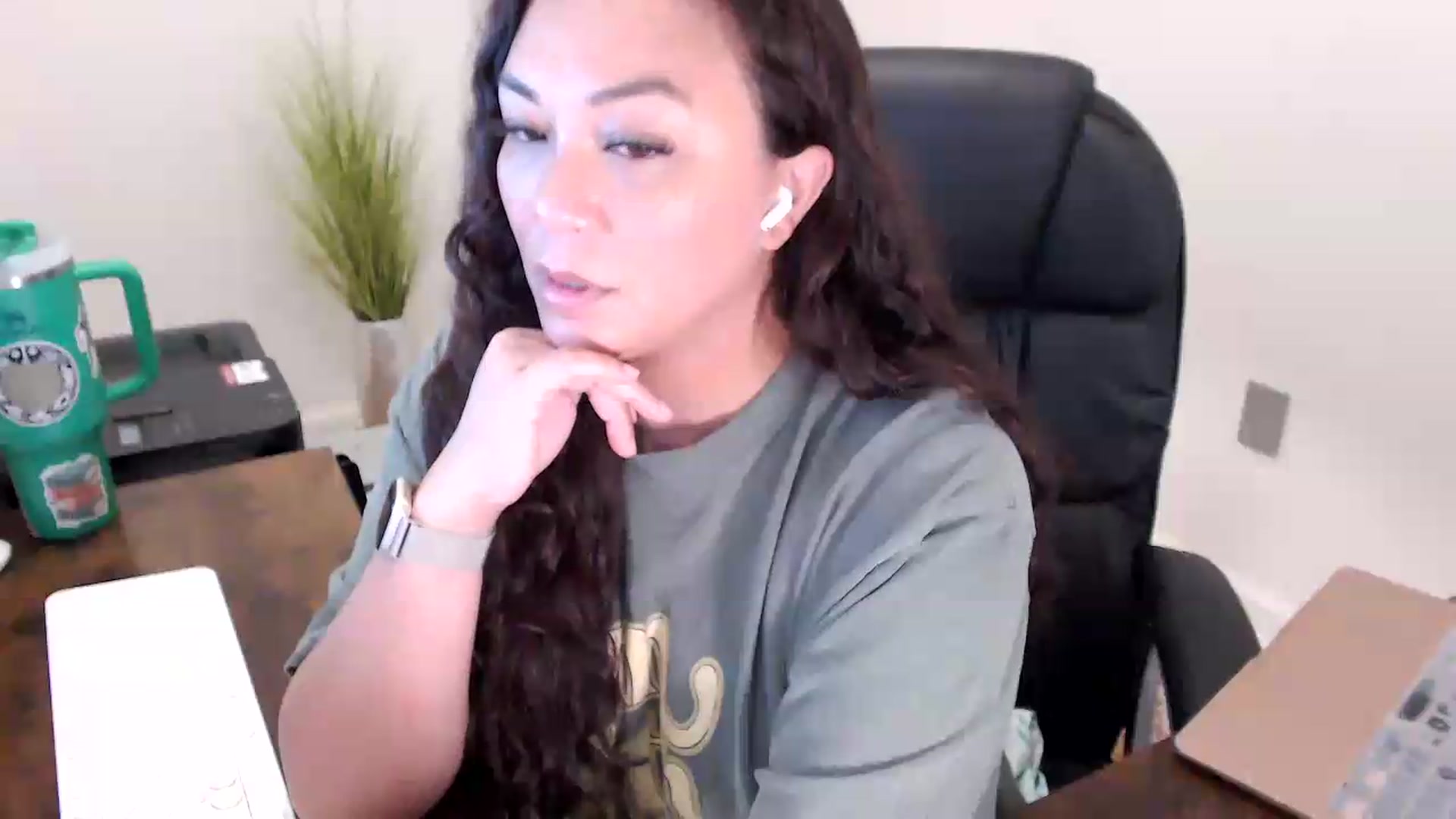 Gallery image thumbnail from MickaylaStar's myfreecams stream on, 06/08/2026, 17:57 image 7 of 20