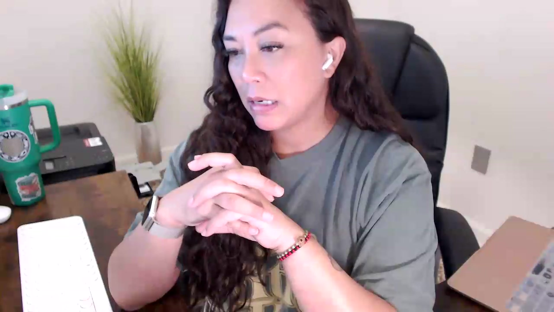Gallery image thumbnail from MickaylaStar's myfreecams stream on, 06/08/2026, 17:57 image 4 of 20