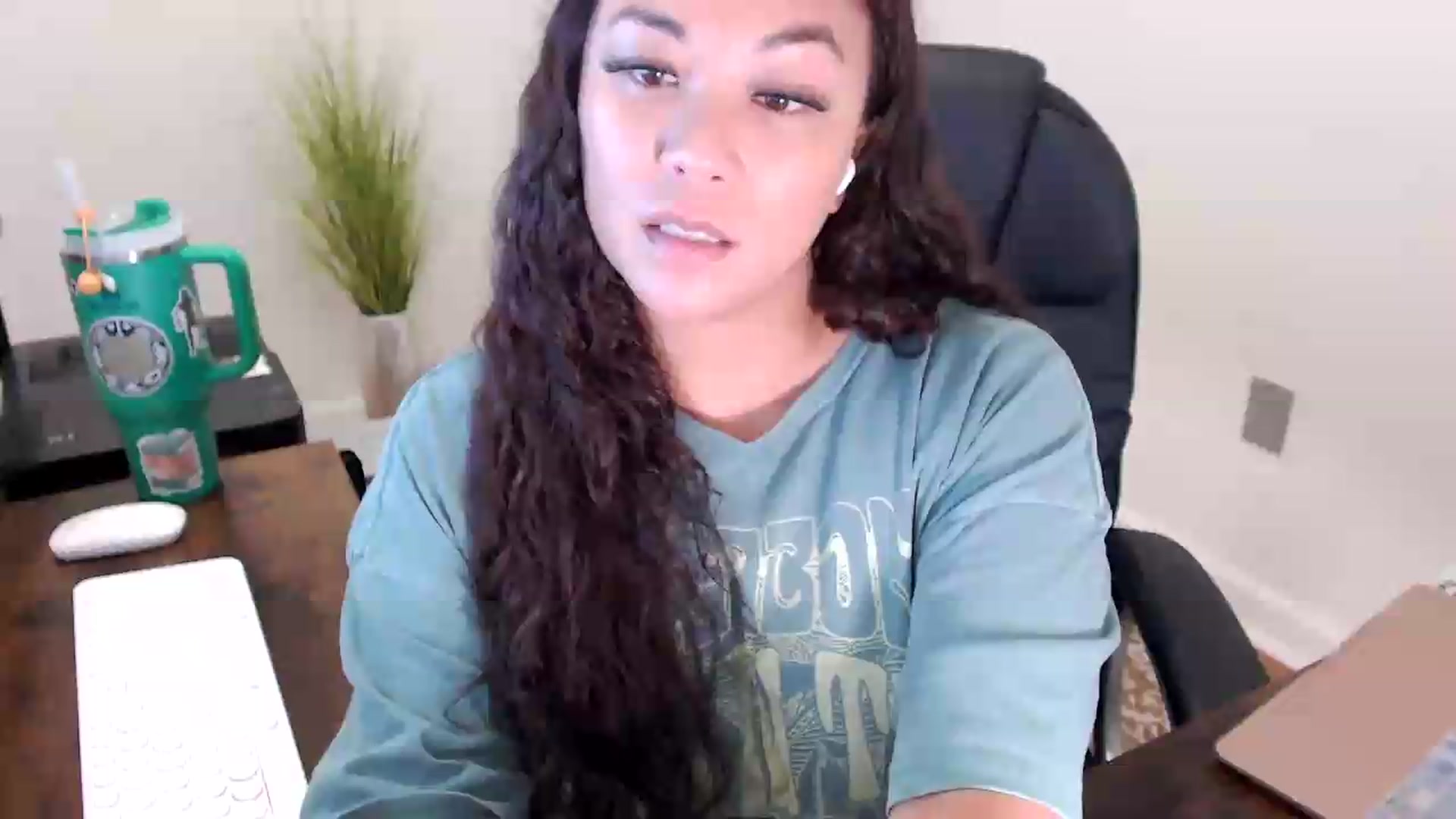 Gallery image thumbnail from MickaylaStar's myfreecams stream on, 06/10/2026, 14:21 image 1 of 20