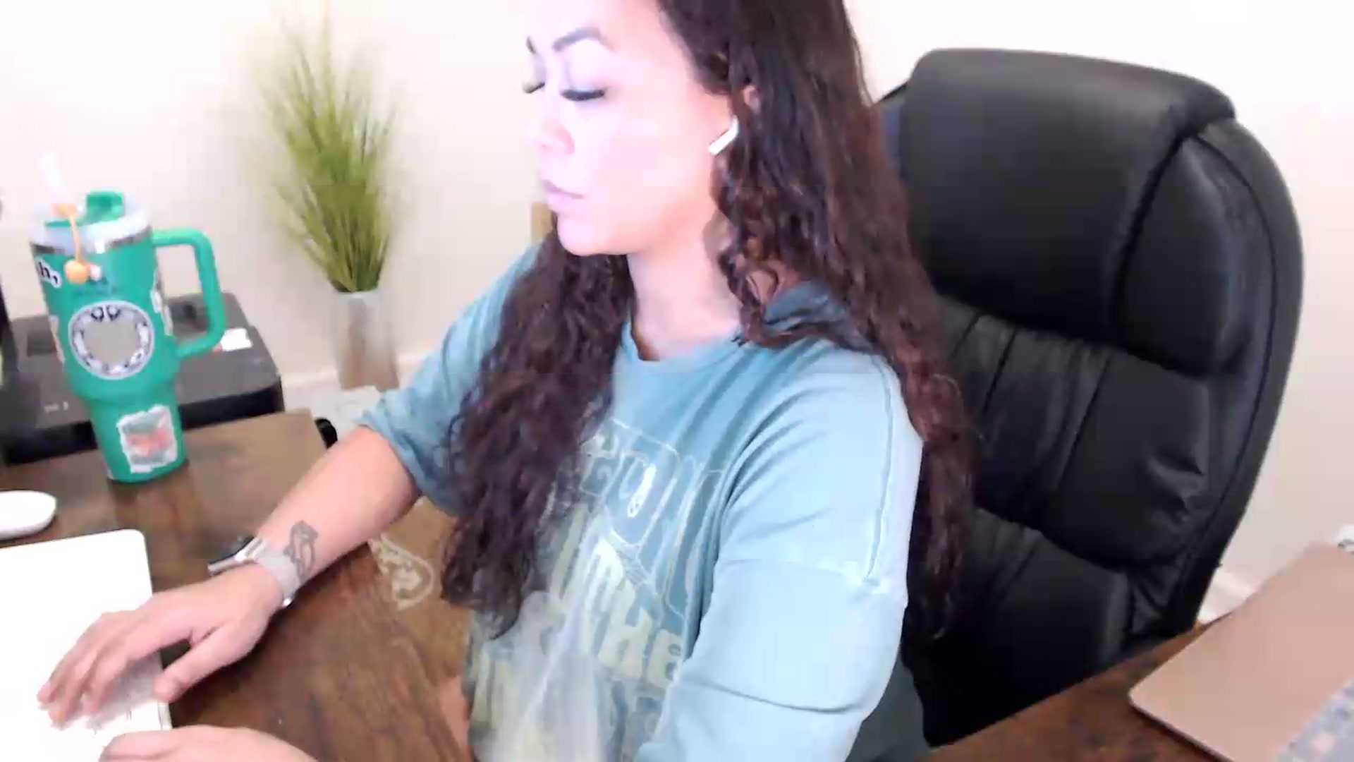 Gallery image thumbnail from MickaylaStar's myfreecams stream on, 06/10/2026, 14:21 image 19 of 20
