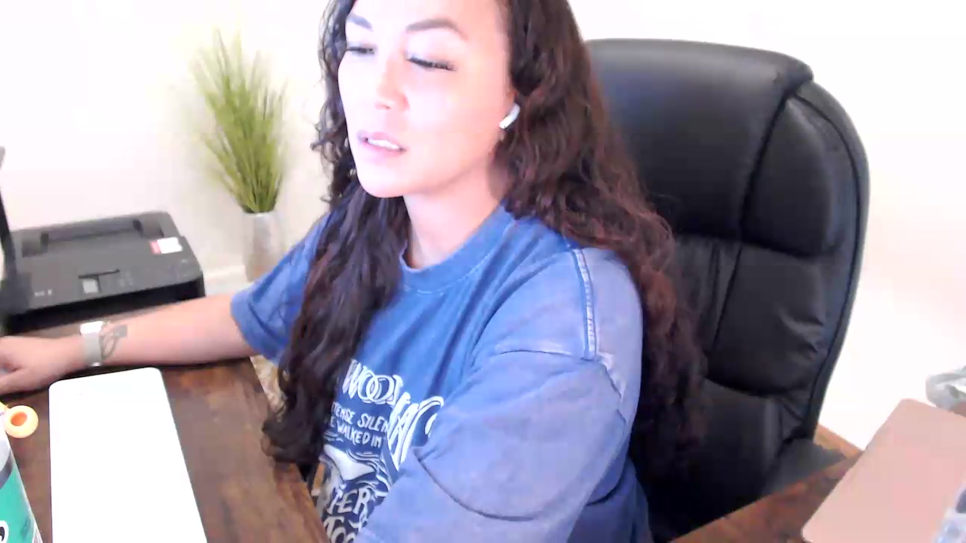 Gallery image thumbnail from MickaylaStar's myfreecams stream on, 06/11/2026, 15:45 image 18 of 20