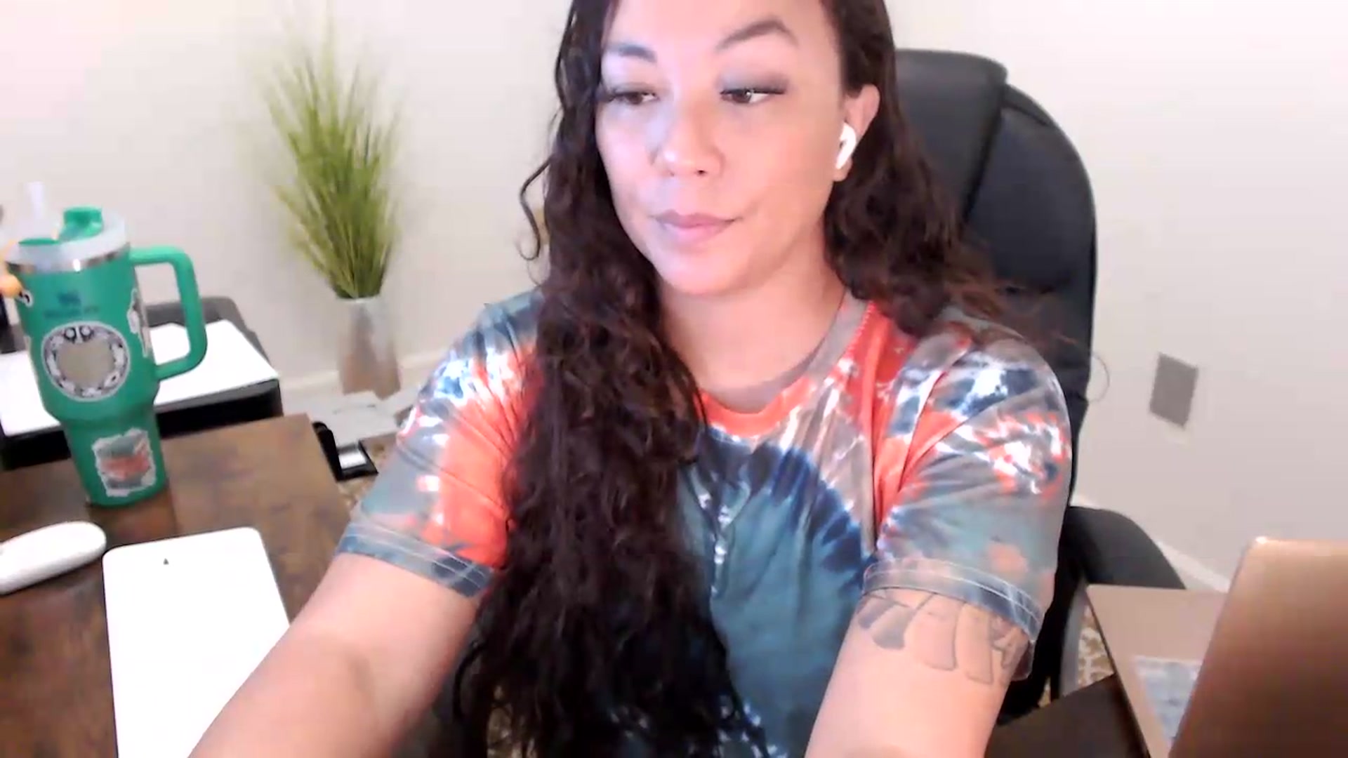 Gallery image thumbnail from MickaylaStar's myfreecams stream on, 06/12/2026, 15:42 image 15 of 20