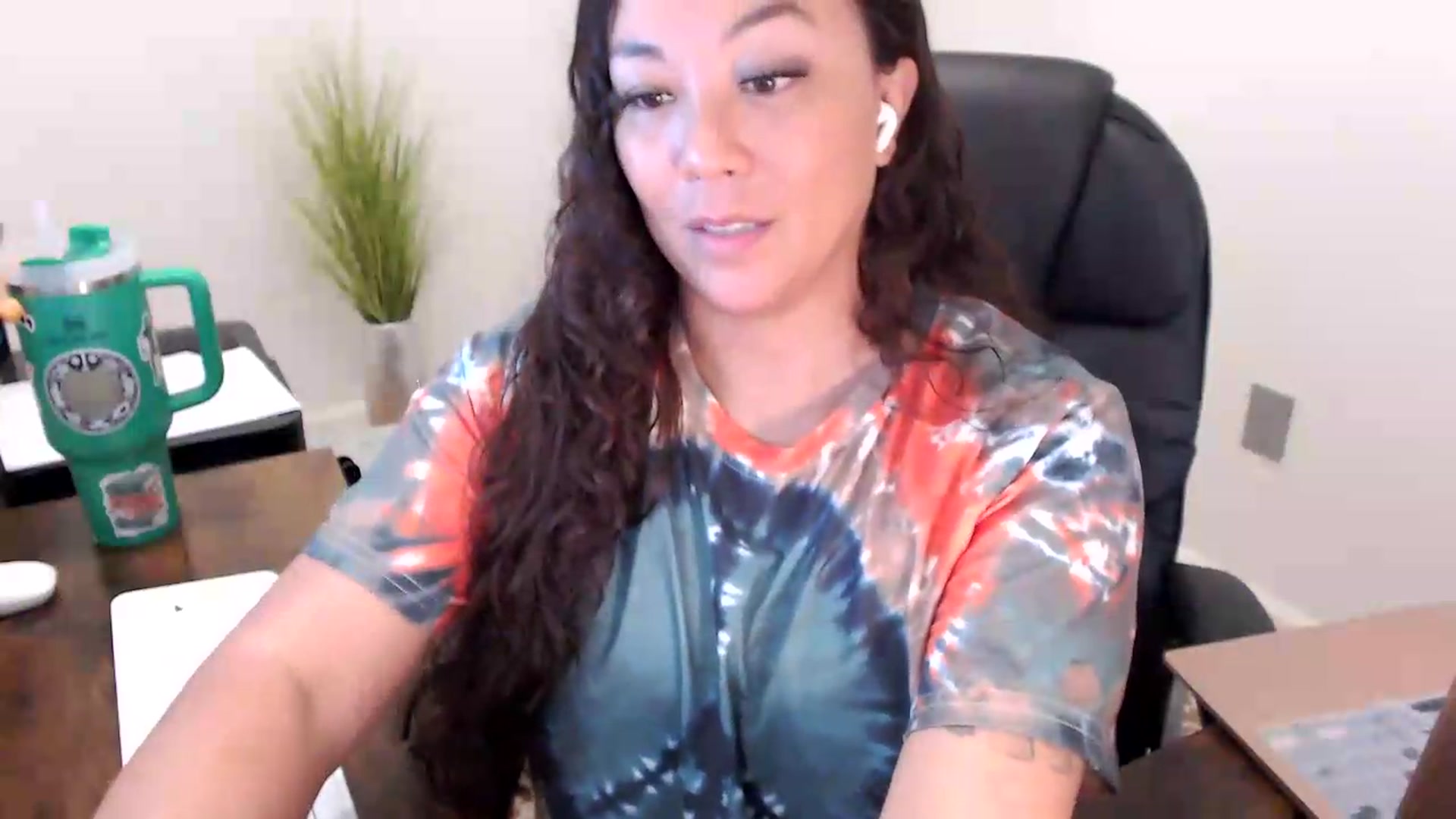 Gallery image thumbnail from MickaylaStar's myfreecams stream on, 06/12/2026, 15:42 image 19 of 20