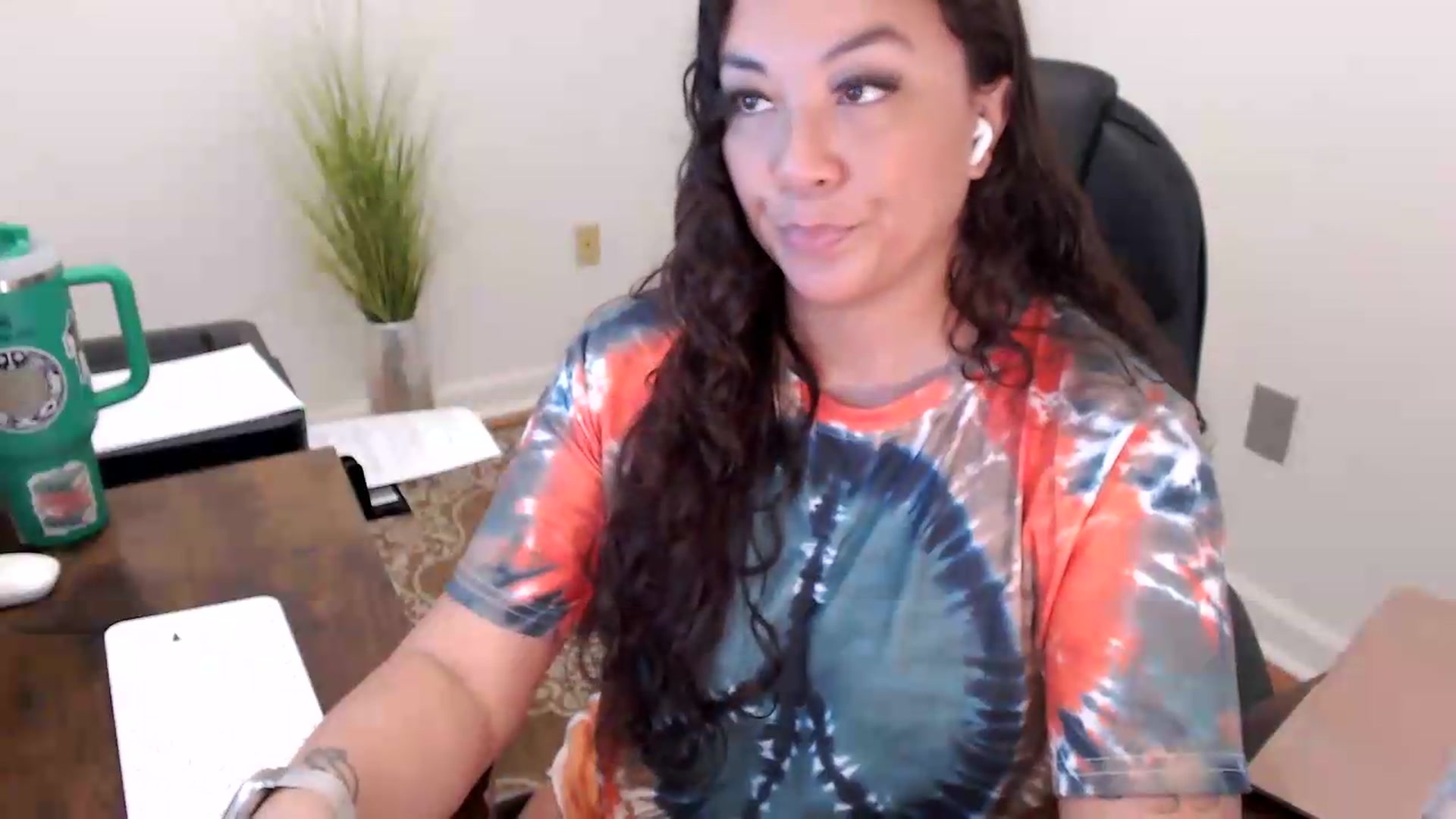 Gallery image thumbnail from MickaylaStar's myfreecams stream on, 06/12/2026, 15:42 image 4 of 20
