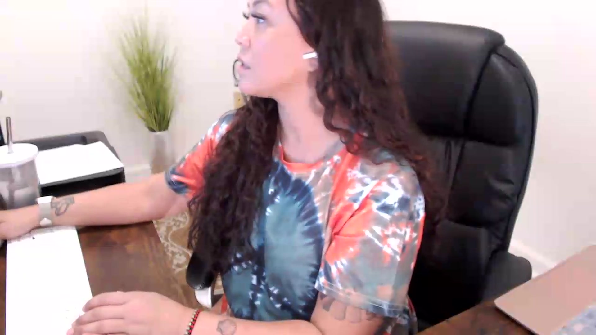 Gallery image thumbnail from MickaylaStar's myfreecams stream on, 06/12/2026, 17:18 image 2 of 20