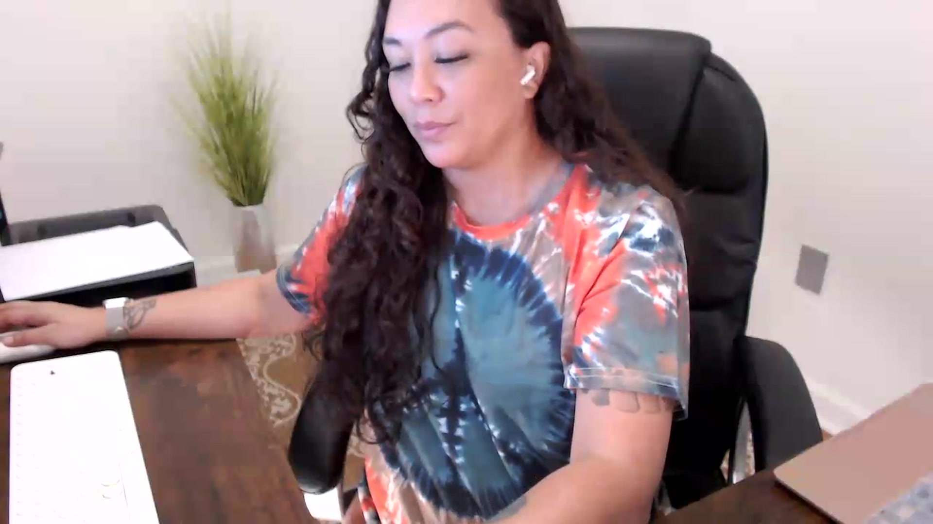 Gallery image thumbnail from MickaylaStar's myfreecams stream on, 06/12/2026, 17:18 image 7 of 20