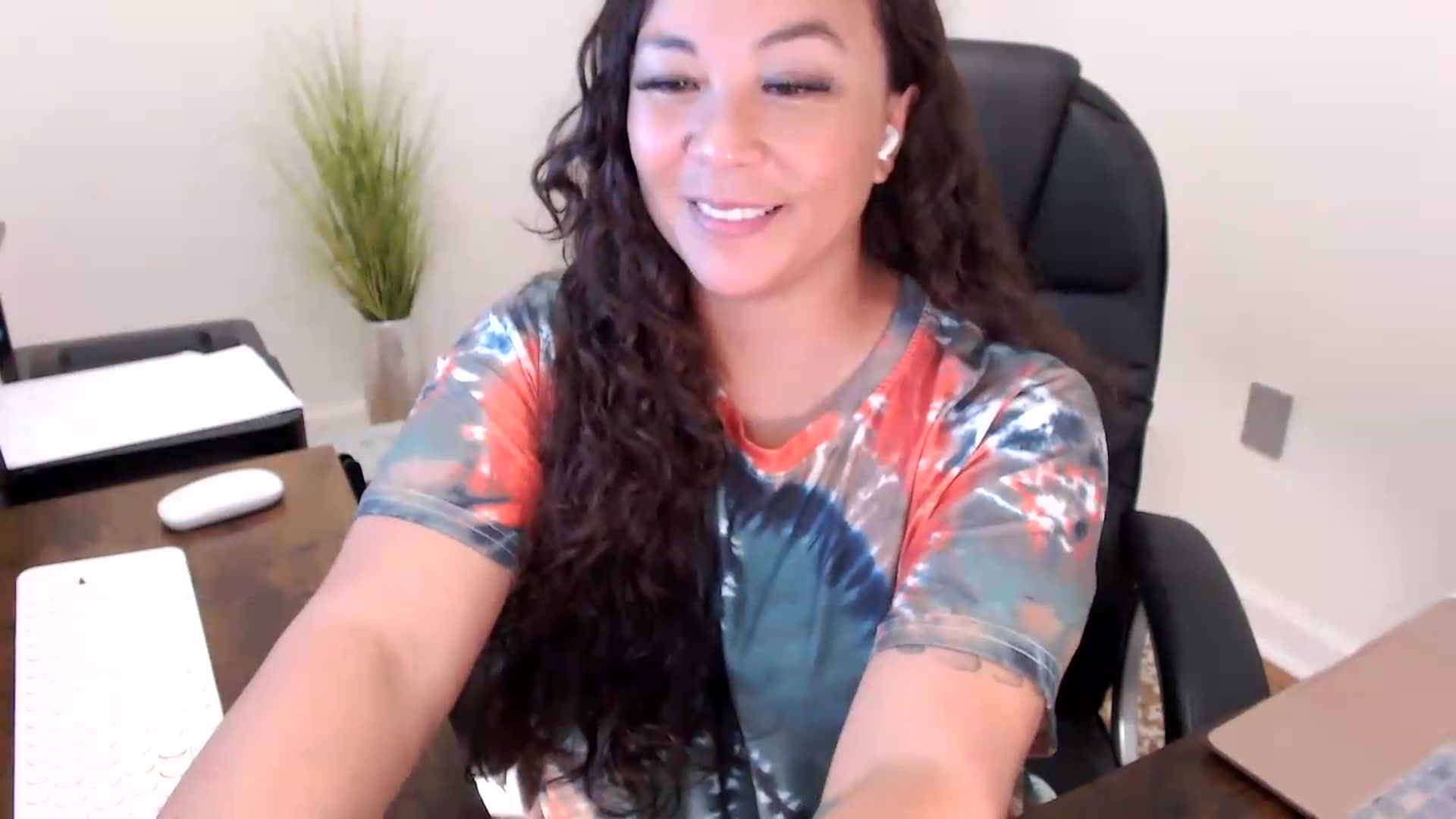 Gallery image thumbnail from MickaylaStar's myfreecams stream on, 06/12/2026, 17:18 image 10 of 20