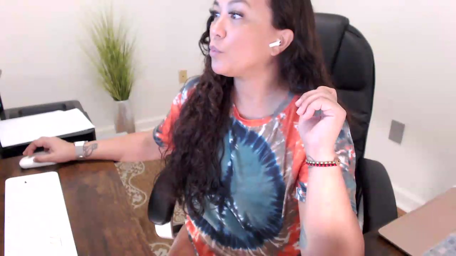 Gallery image thumbnail from MickaylaStar's myfreecams stream on, 06/12/2026, 17:18 image 15 of 20